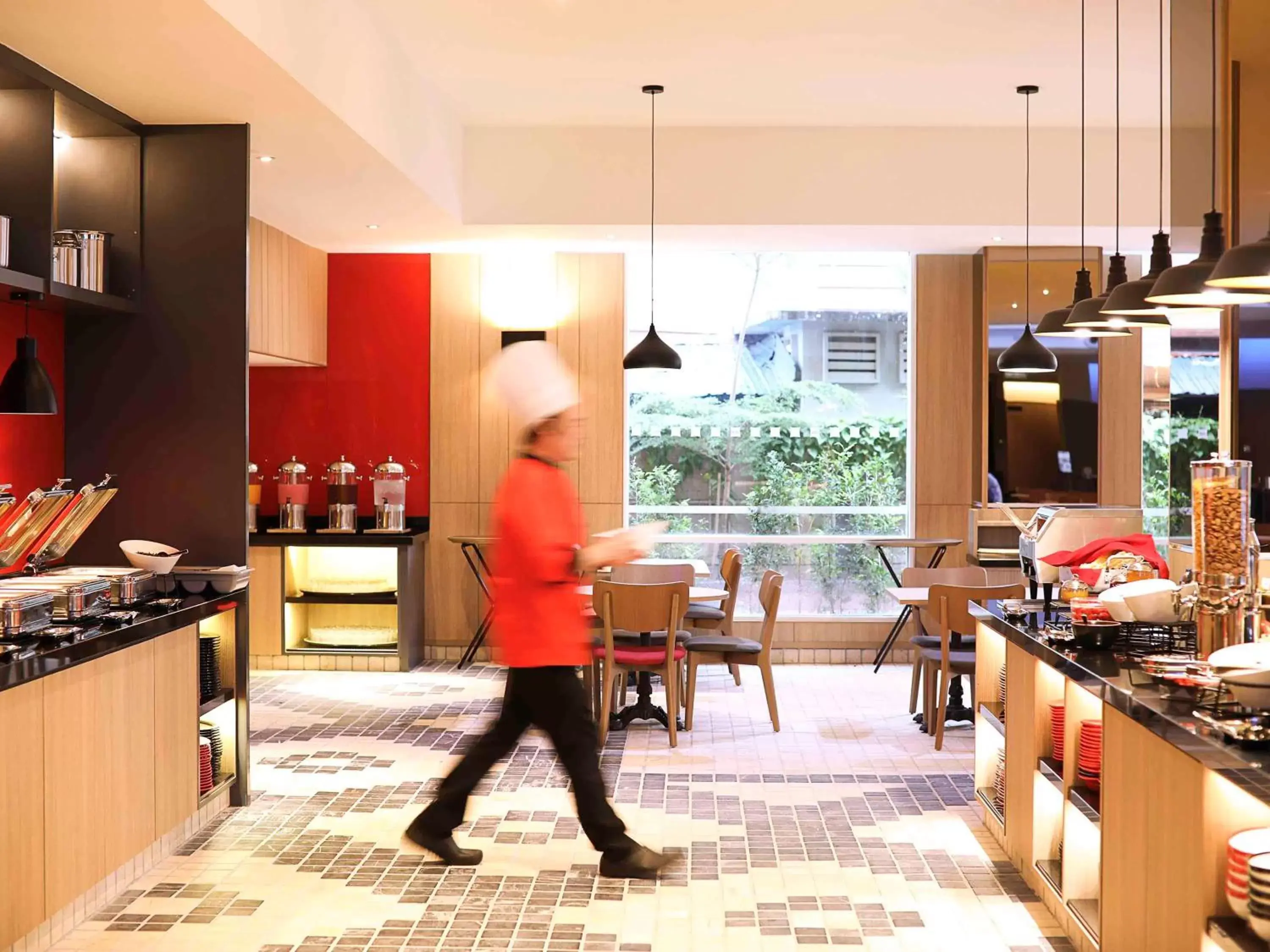 Restaurant/places to eat, Kitchen/Kitchenette in Ibis Melaka