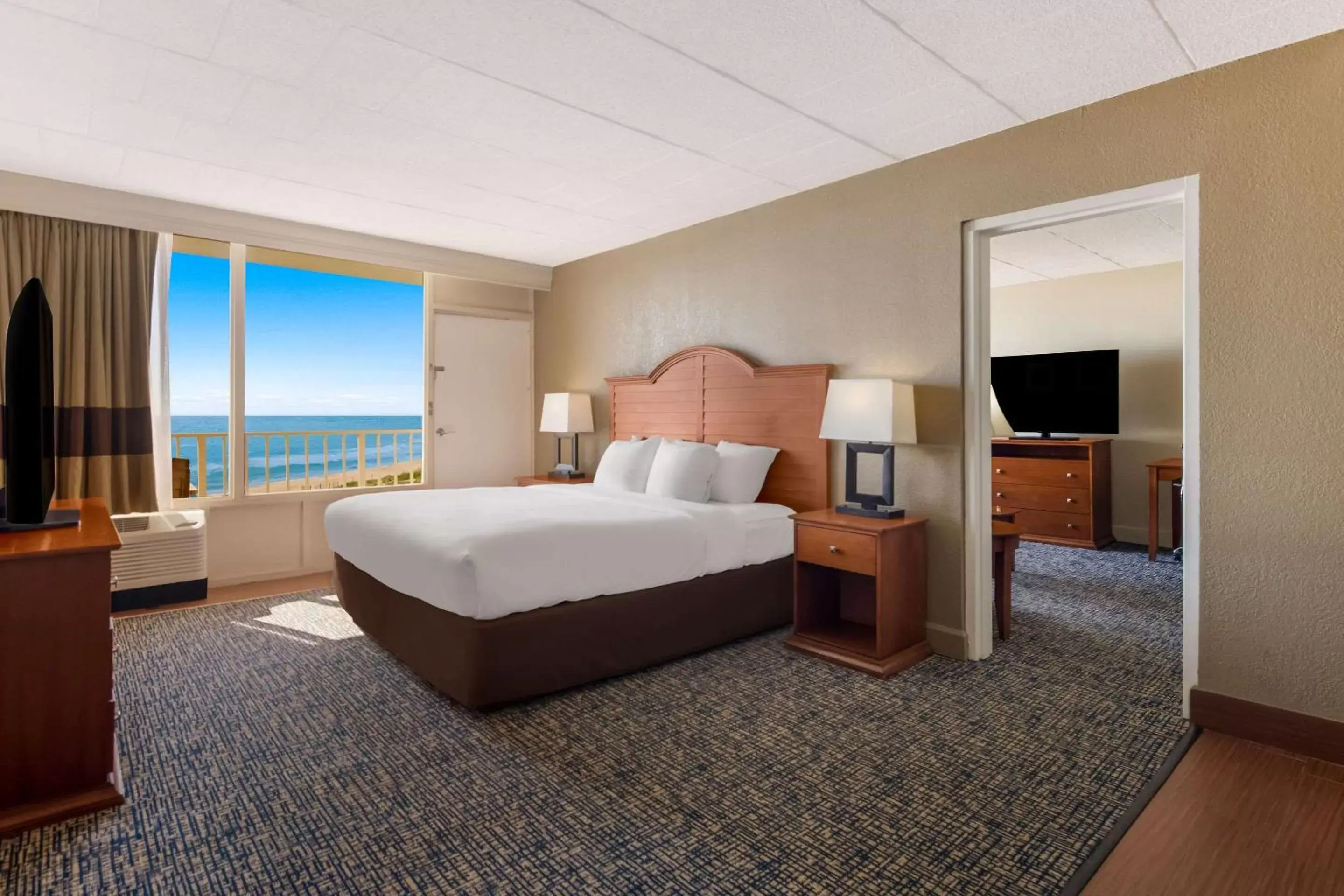 Bedroom in Comfort Inn South Oceanfront