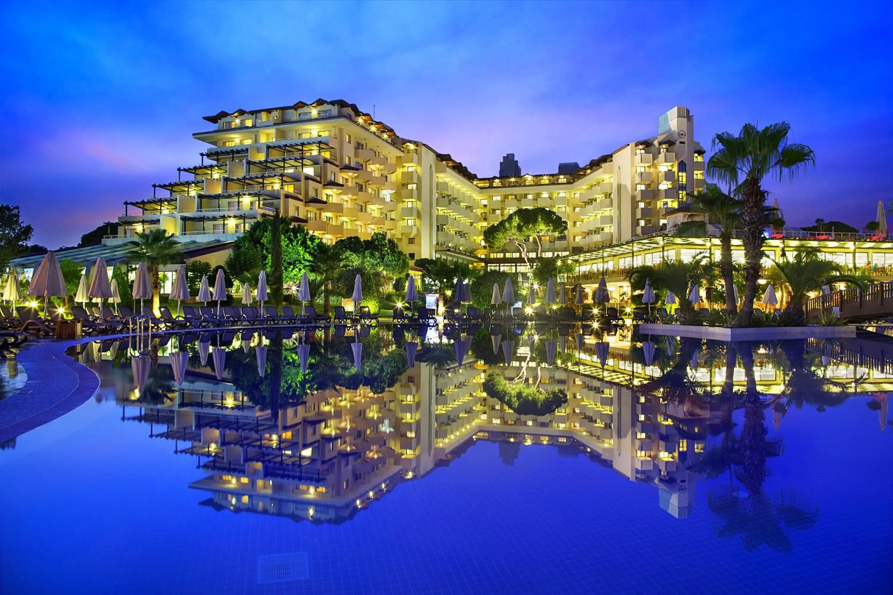 Facade/entrance, Swimming Pool in Bellis Deluxe Hotel