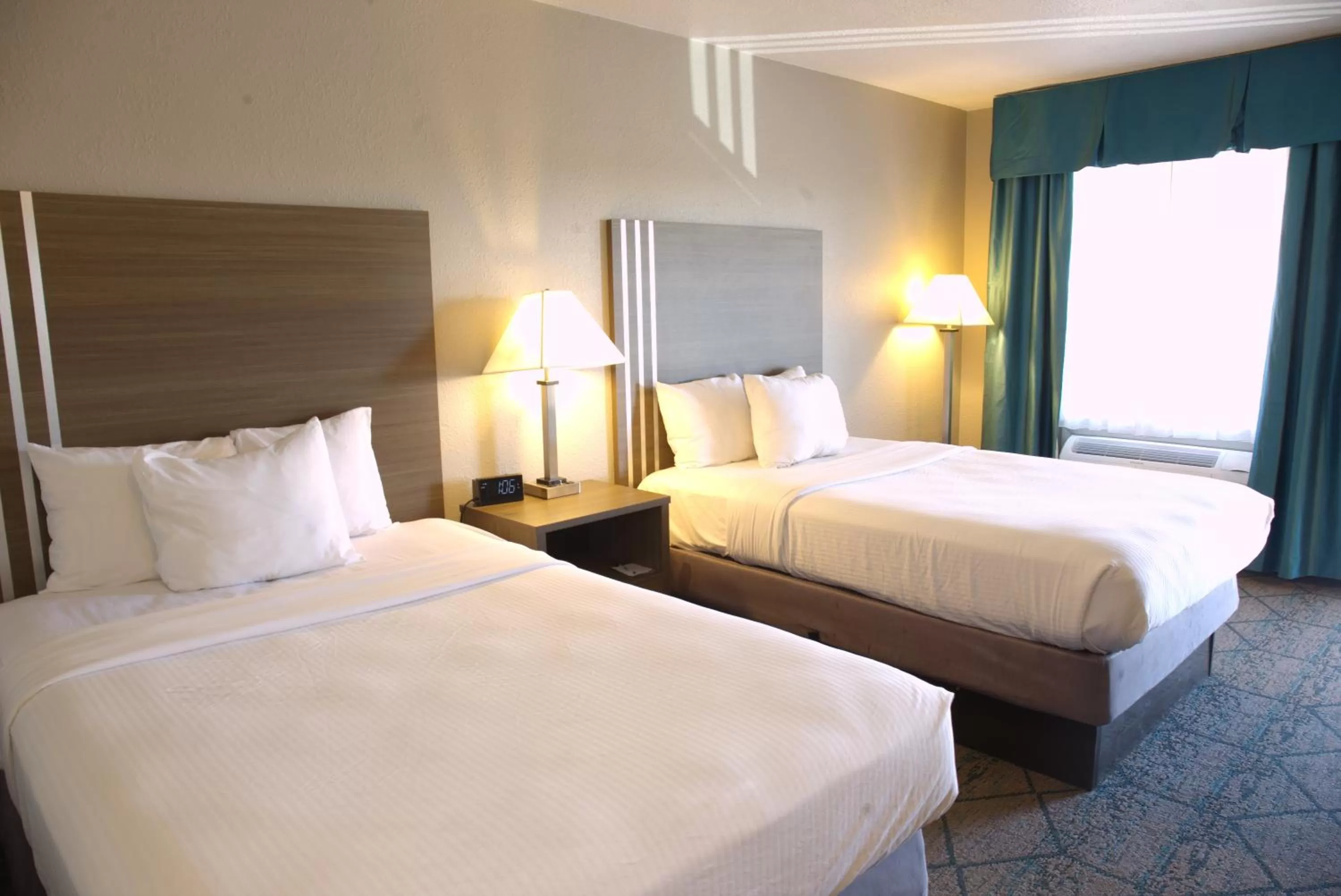 Bed in Baymont by Wyndham Effingham