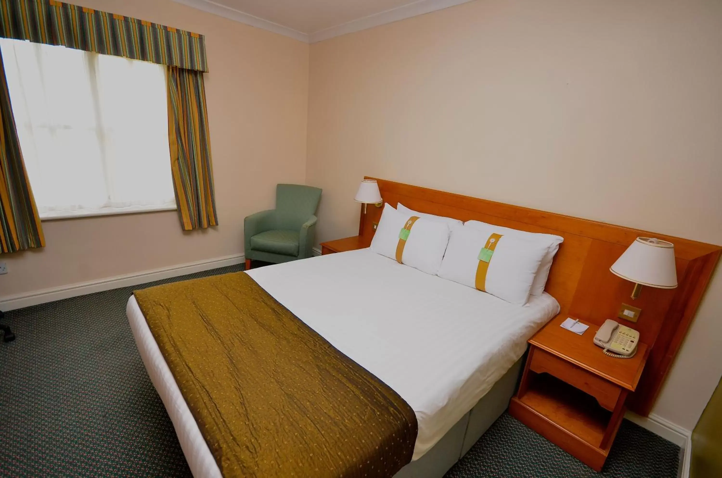 Photo of the whole room, Bed in Holiday Inn Ipswich Orwell, an IHG Hotel
