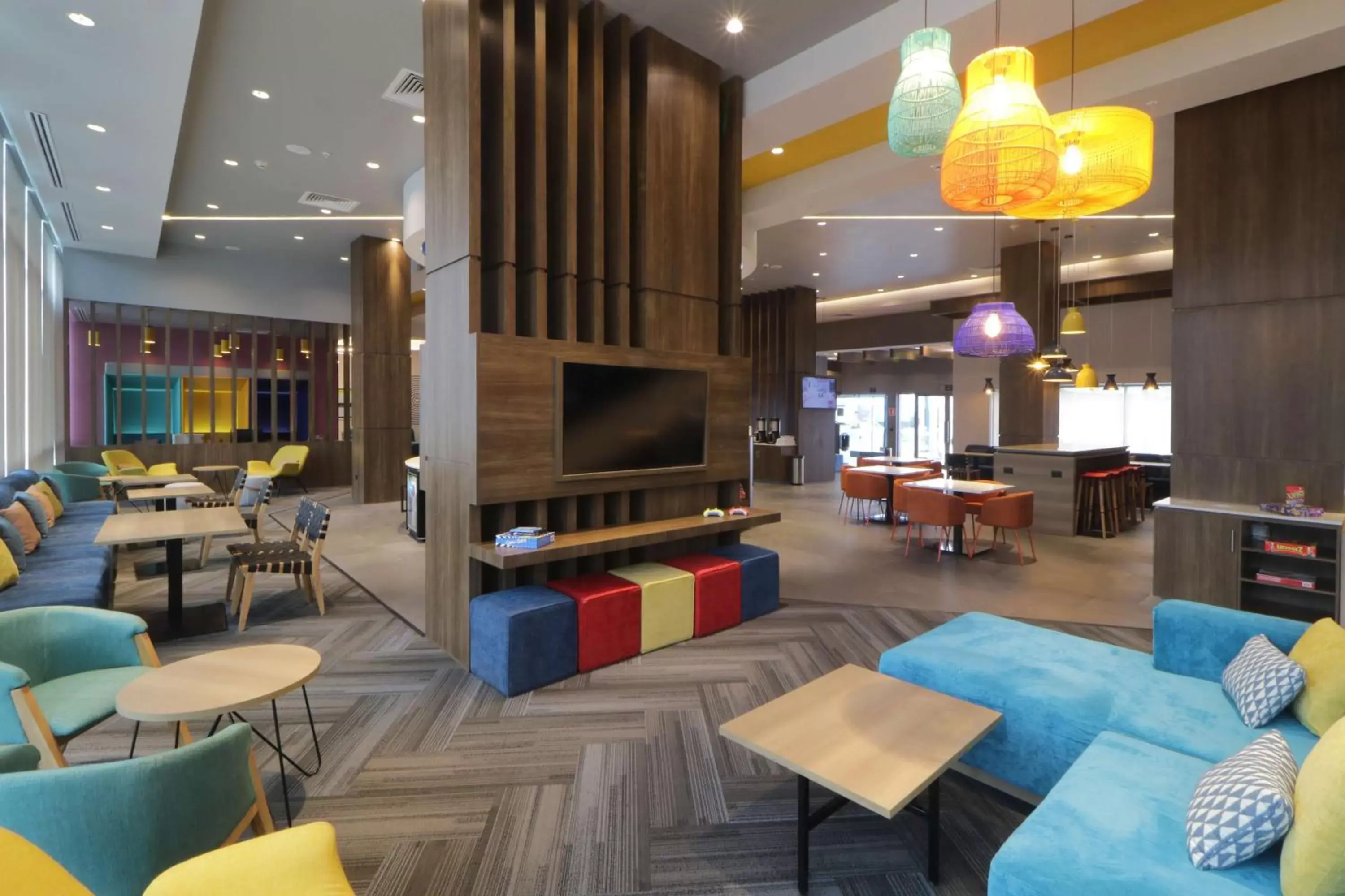 Lobby or reception, Lounge/Bar in Tru By Hilton Monterrey Fundidora