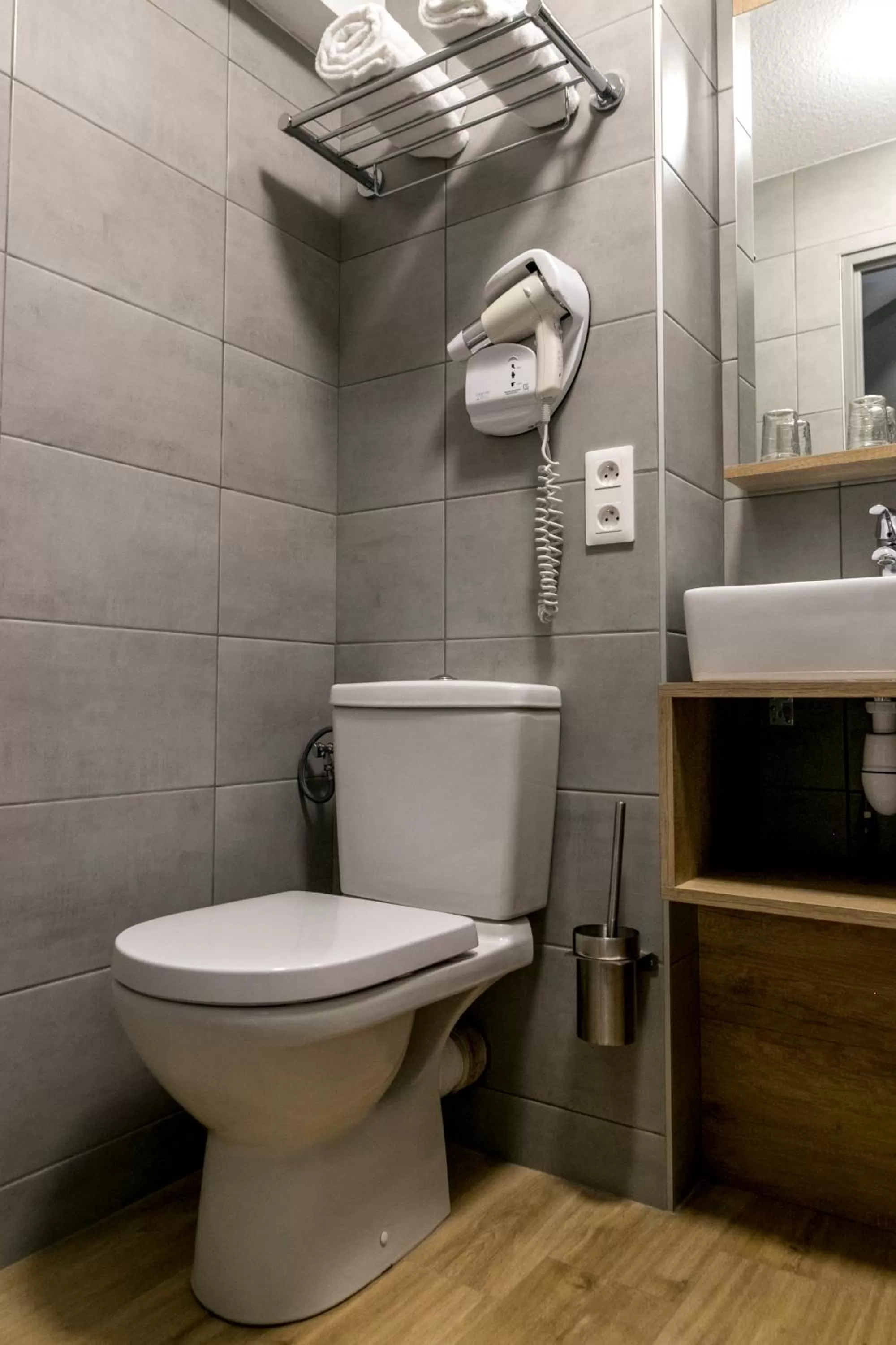 Toilet in Ostal Pau Universite - Sure Hotel Collection by Best Western