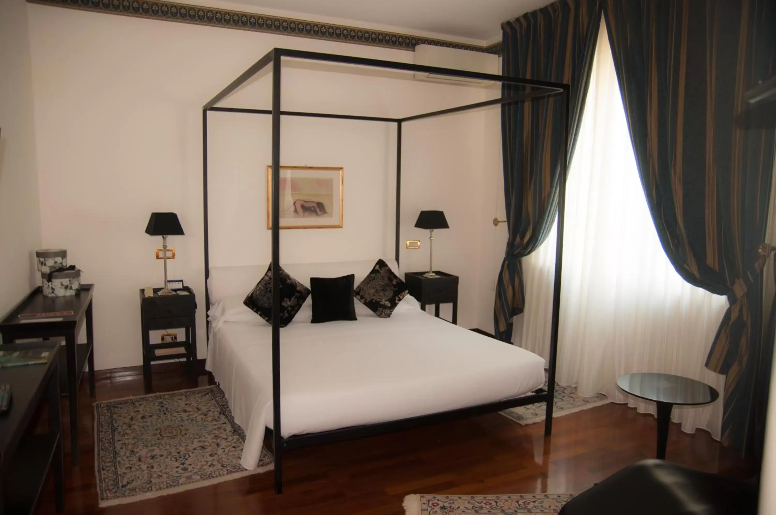 Photo of the whole room, Bed in Grand Hotel Passetto