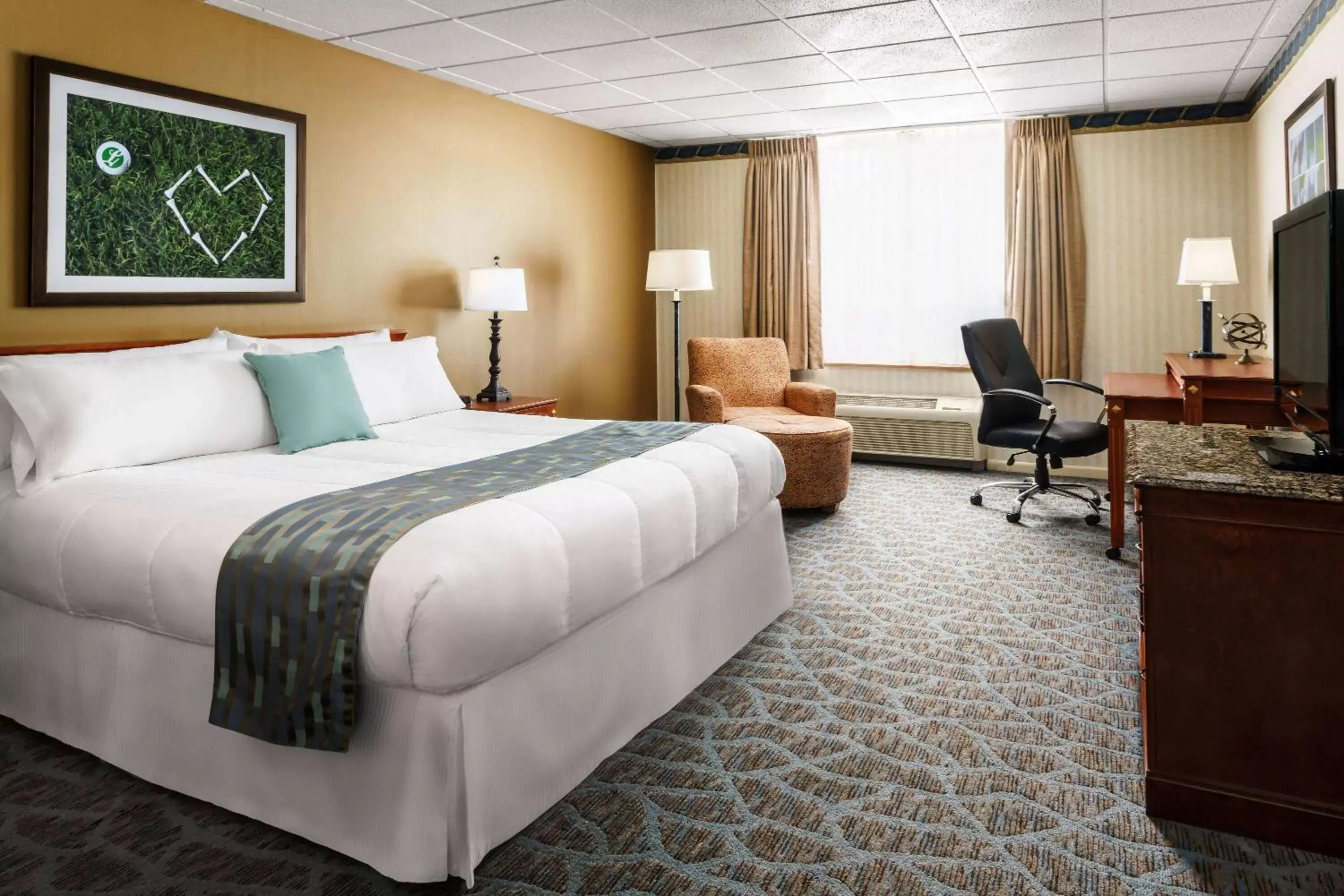 Photo of the whole room, Bed in Lakeview Golf Resort, Trademark Collection by Wyndham