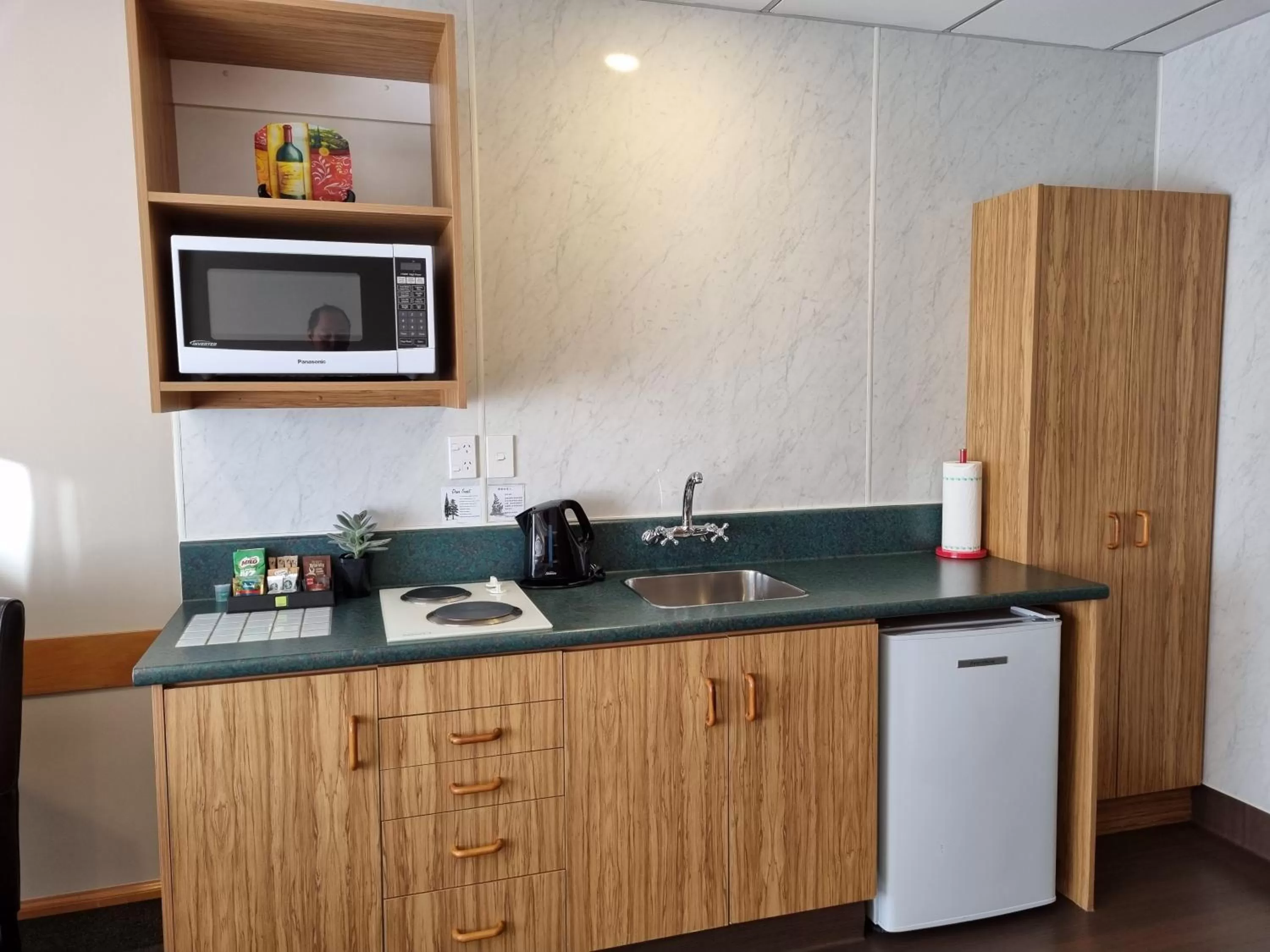 Kitchen or kitchenette in Amross Court