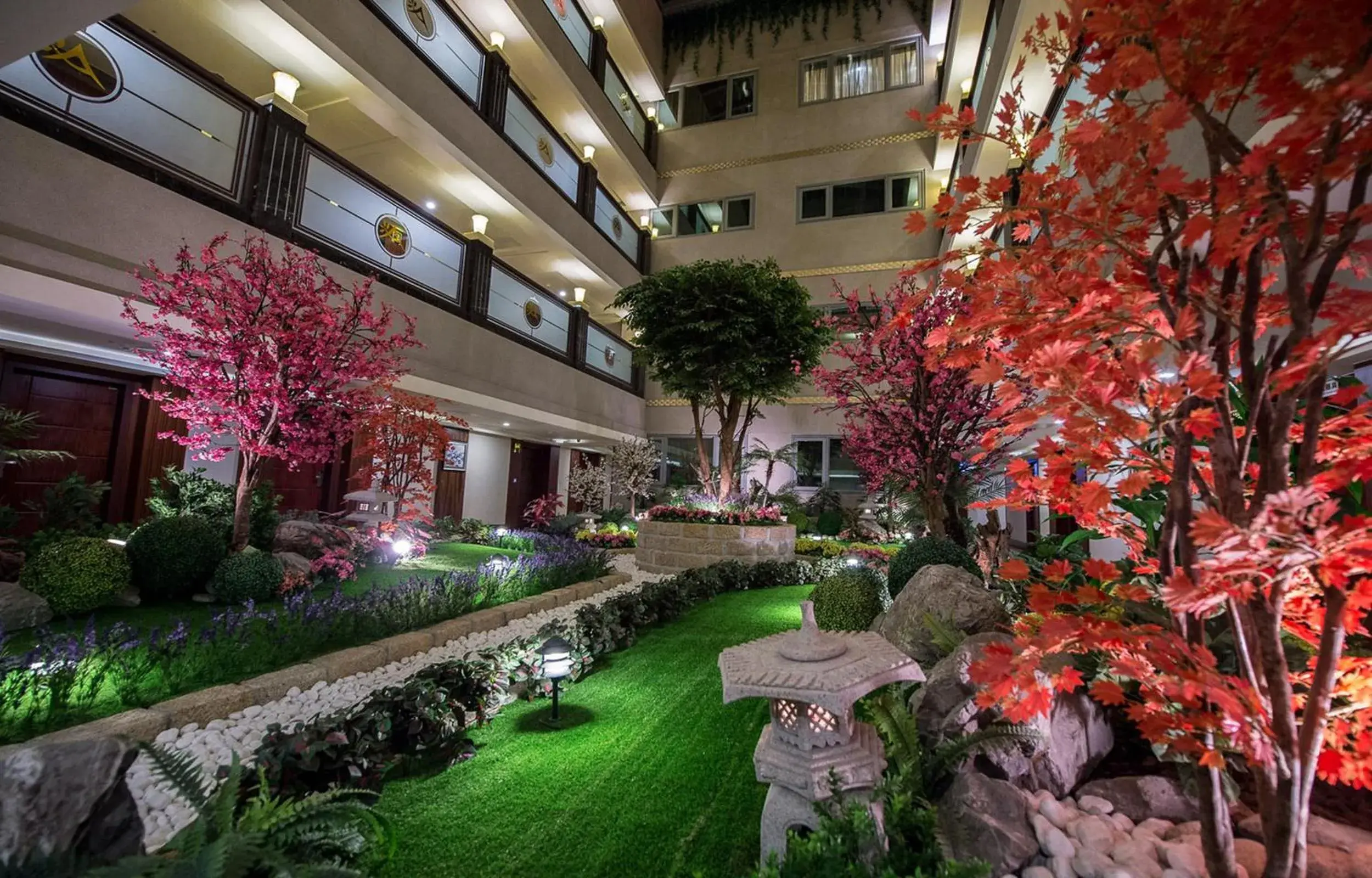 Garden, Property Building in Arsma Hotel