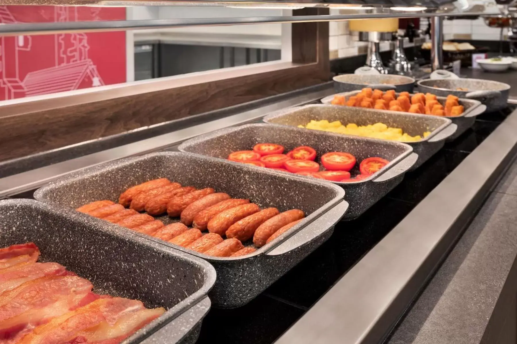 Food and drinks in Ramada by Wyndham Cobham Food and drinks in Ramada by Wyndham Cobham