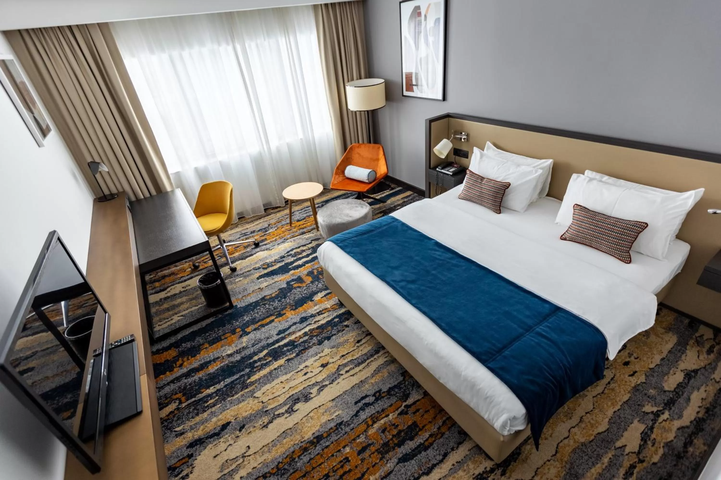 Photo of the whole room, Bed in Crowne Plaza Belgrade by IHG