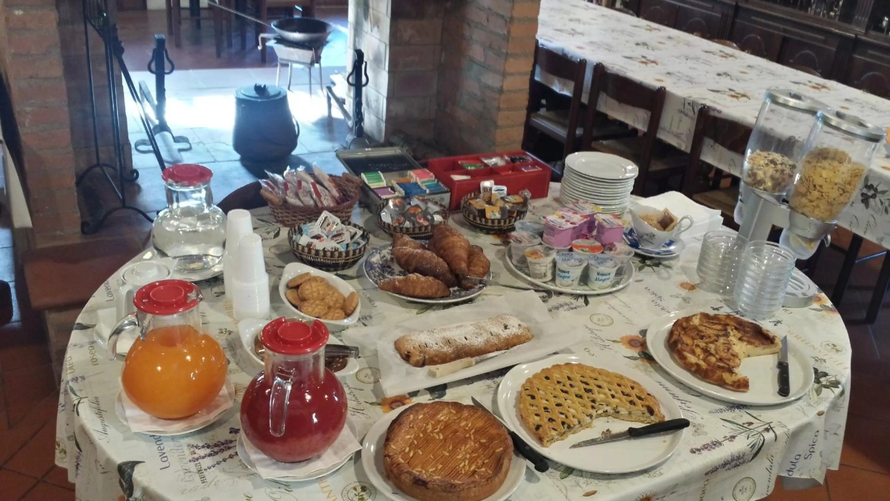 Italian breakfast in Il Canto del Sole
