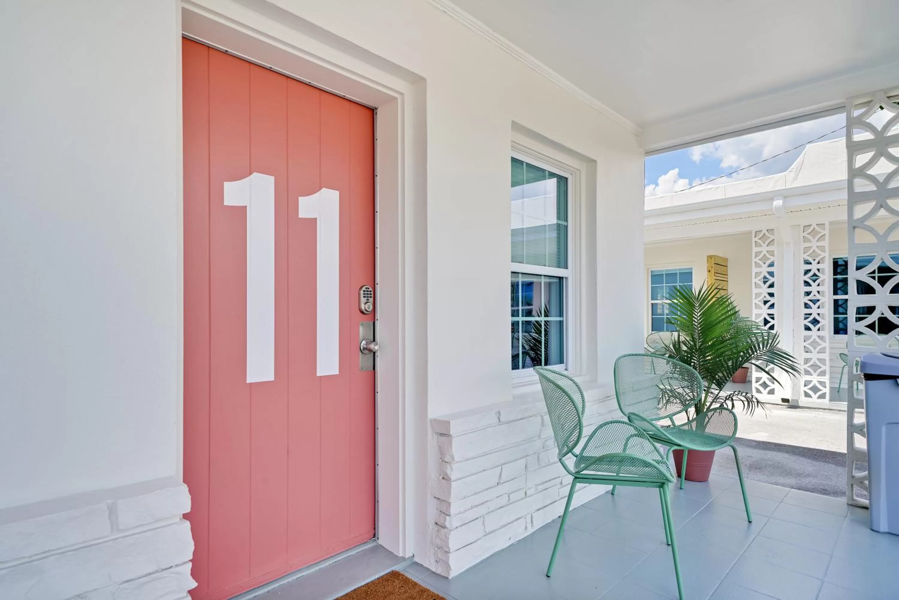 Patio in The Starlite Inn