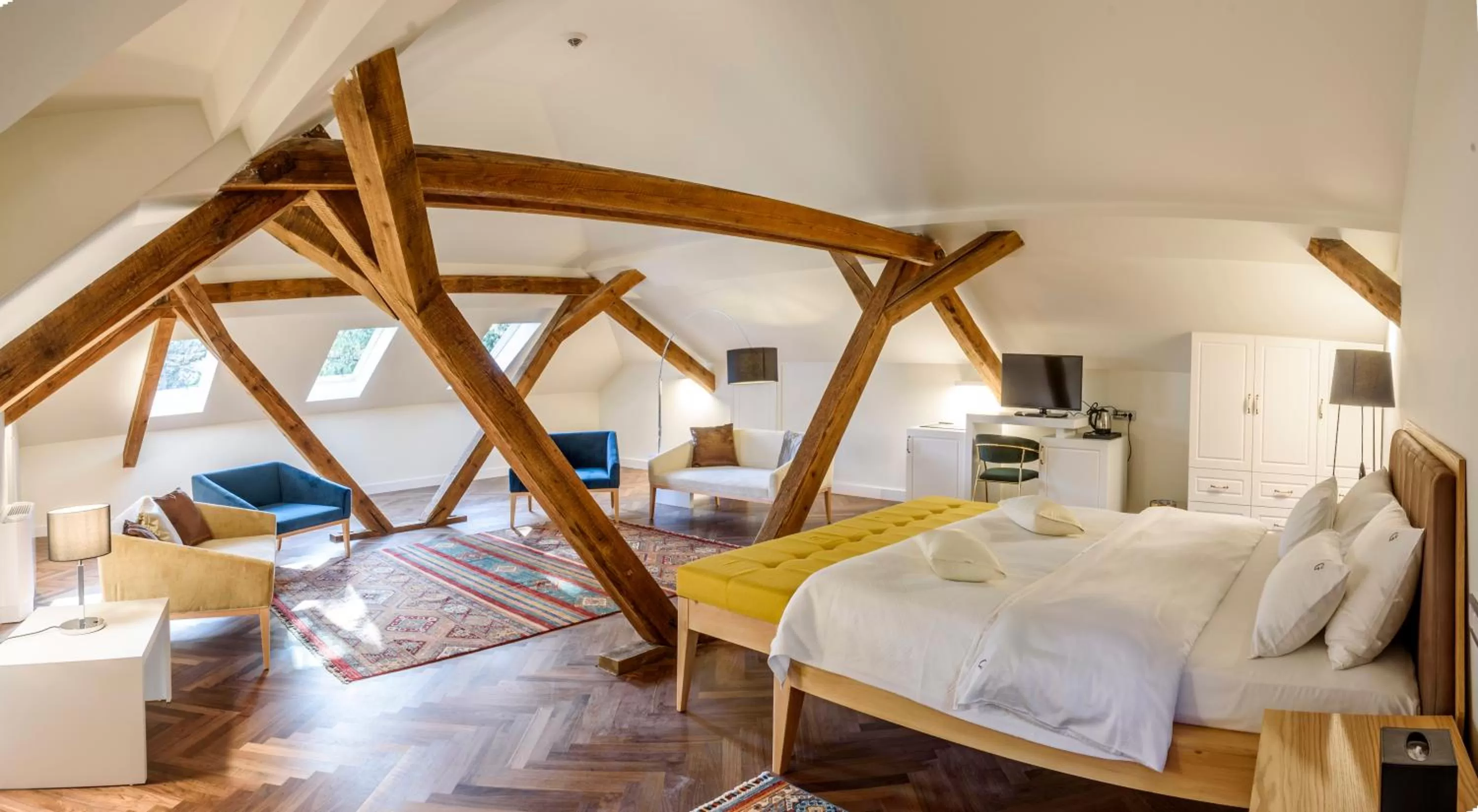 Bed in Hotel Gradska Cetinje