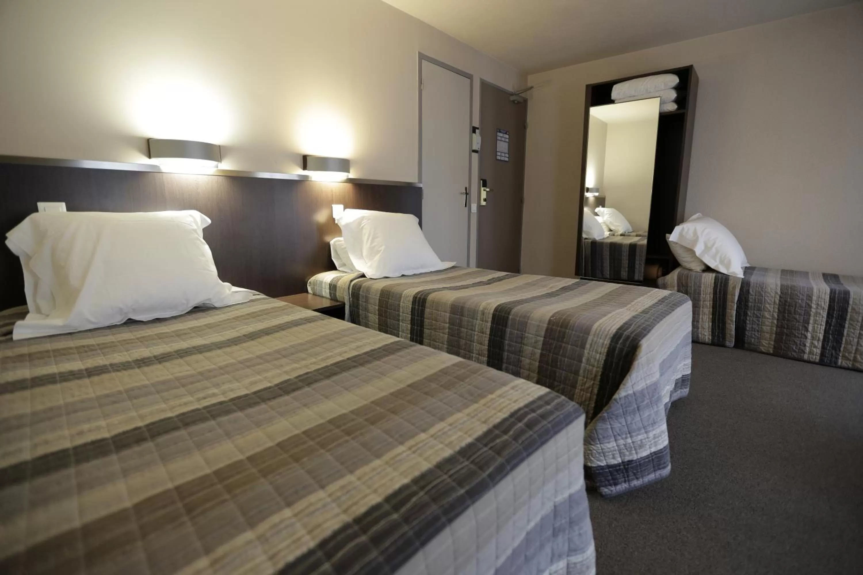 Bedroom, Bed in Hôtel Au Petit Caporal