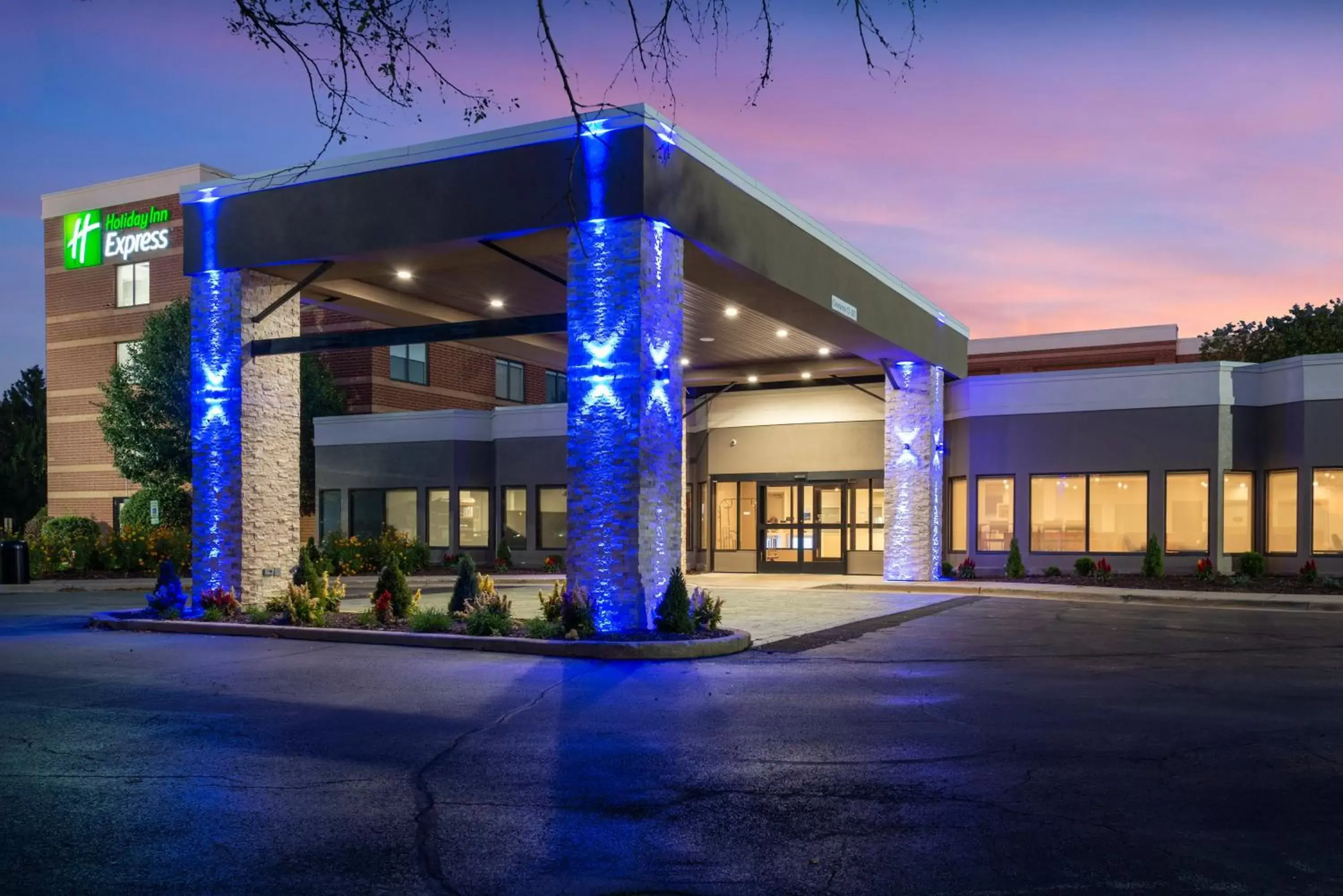 Property Building in Holiday Inn Express Naperville, an IHG Hotel