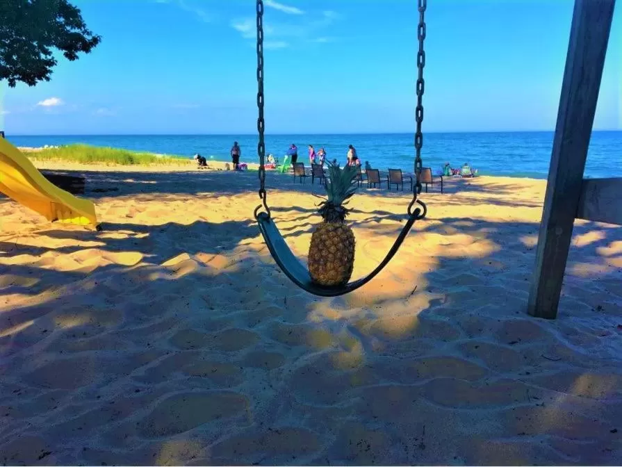 Day, Beach in Gold Coast Family Cottages