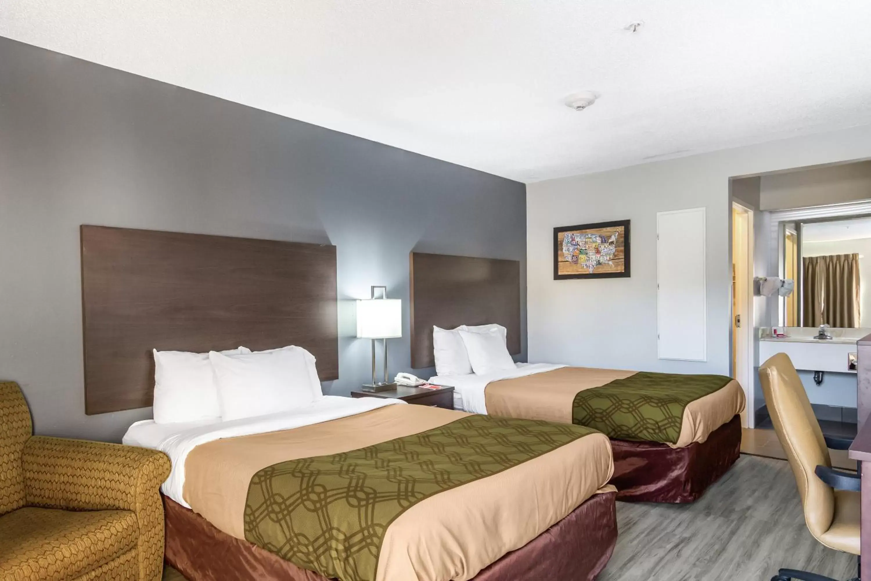 Bed in SureStay Hotel by Best Western Brunswick