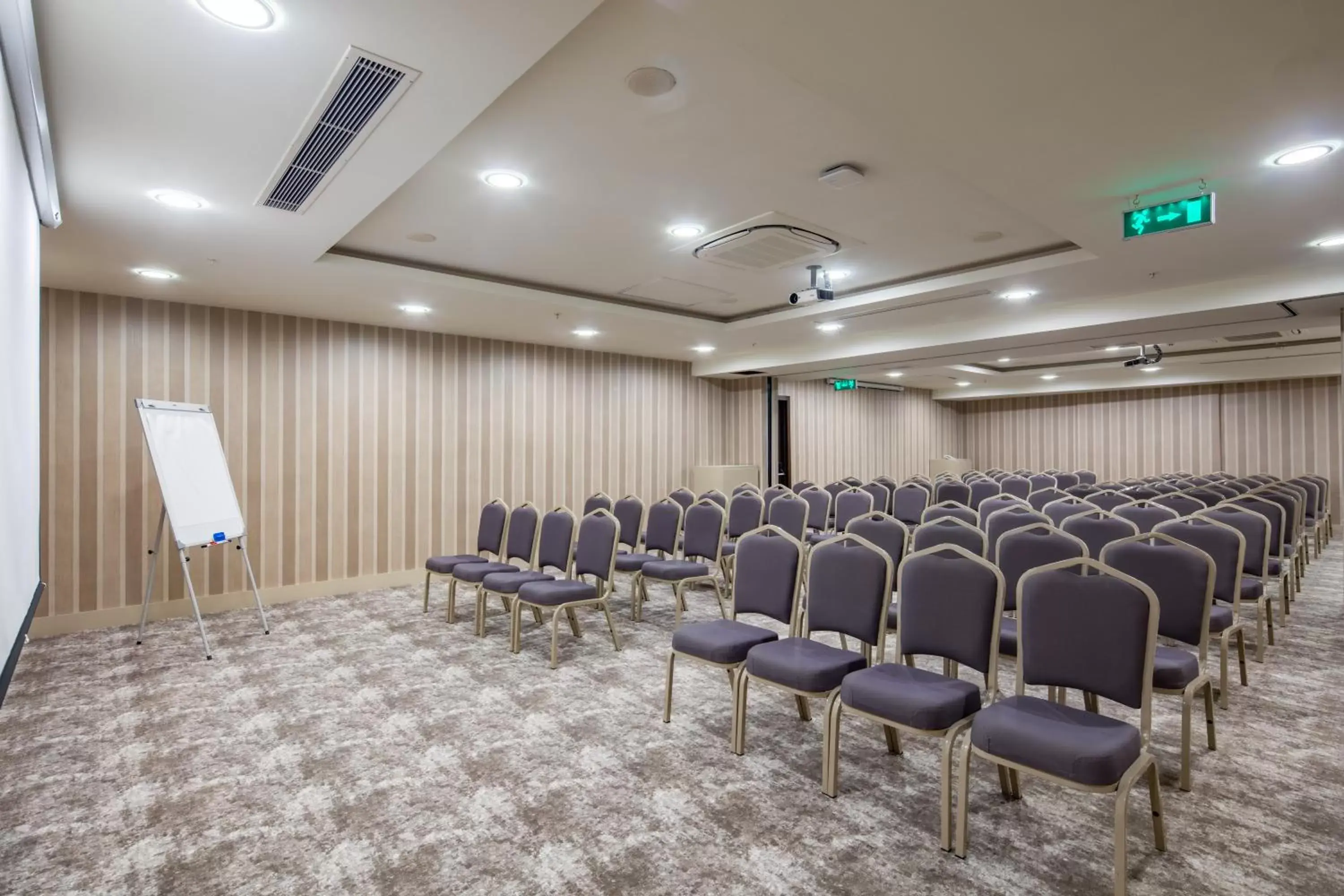 Meeting/conference room in Holiday Inn Antalya - Lara, an IHG Hotel