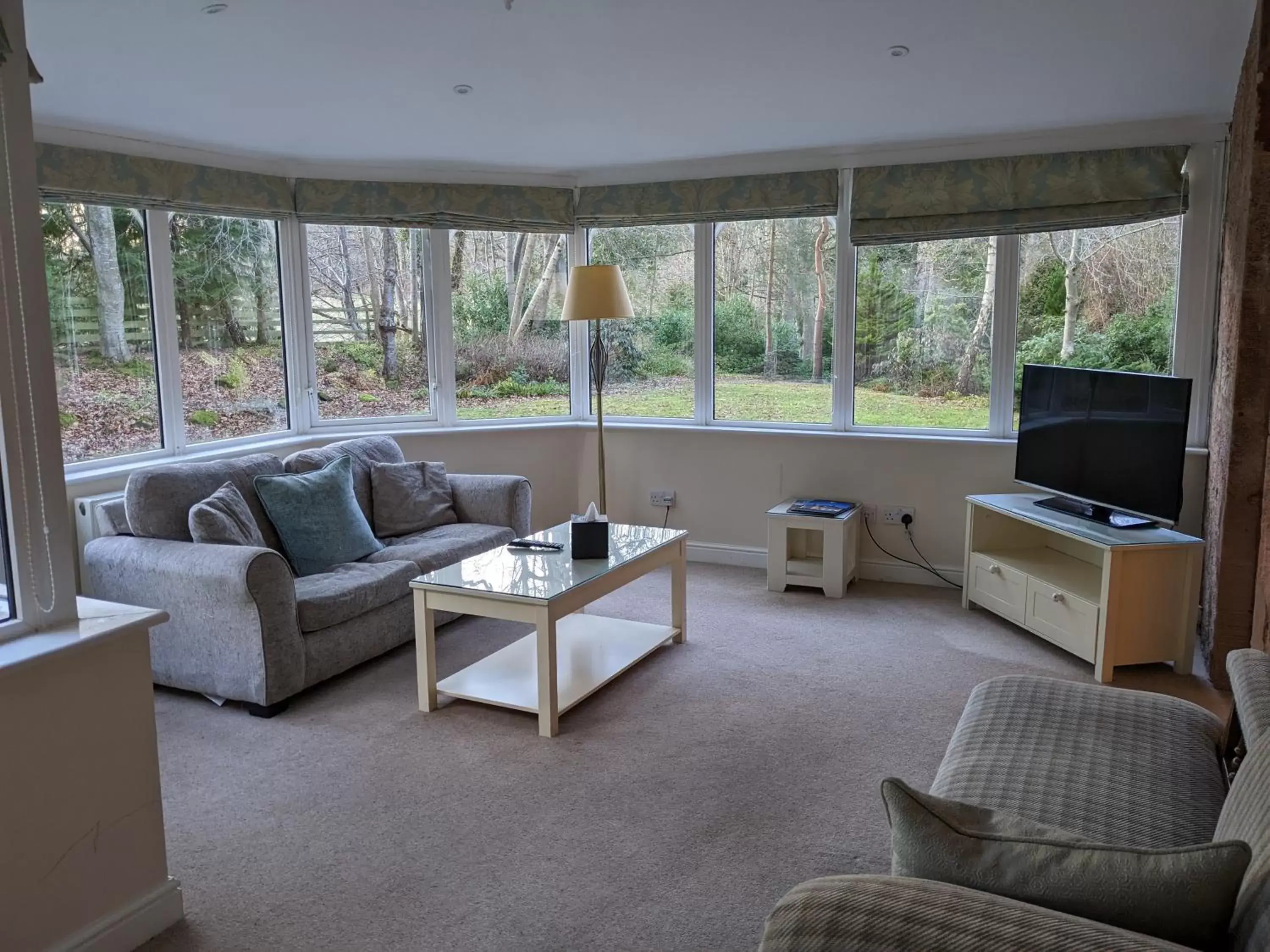 Communal lounge/ TV room, Seating Area in Dalhousie Castle Hotel