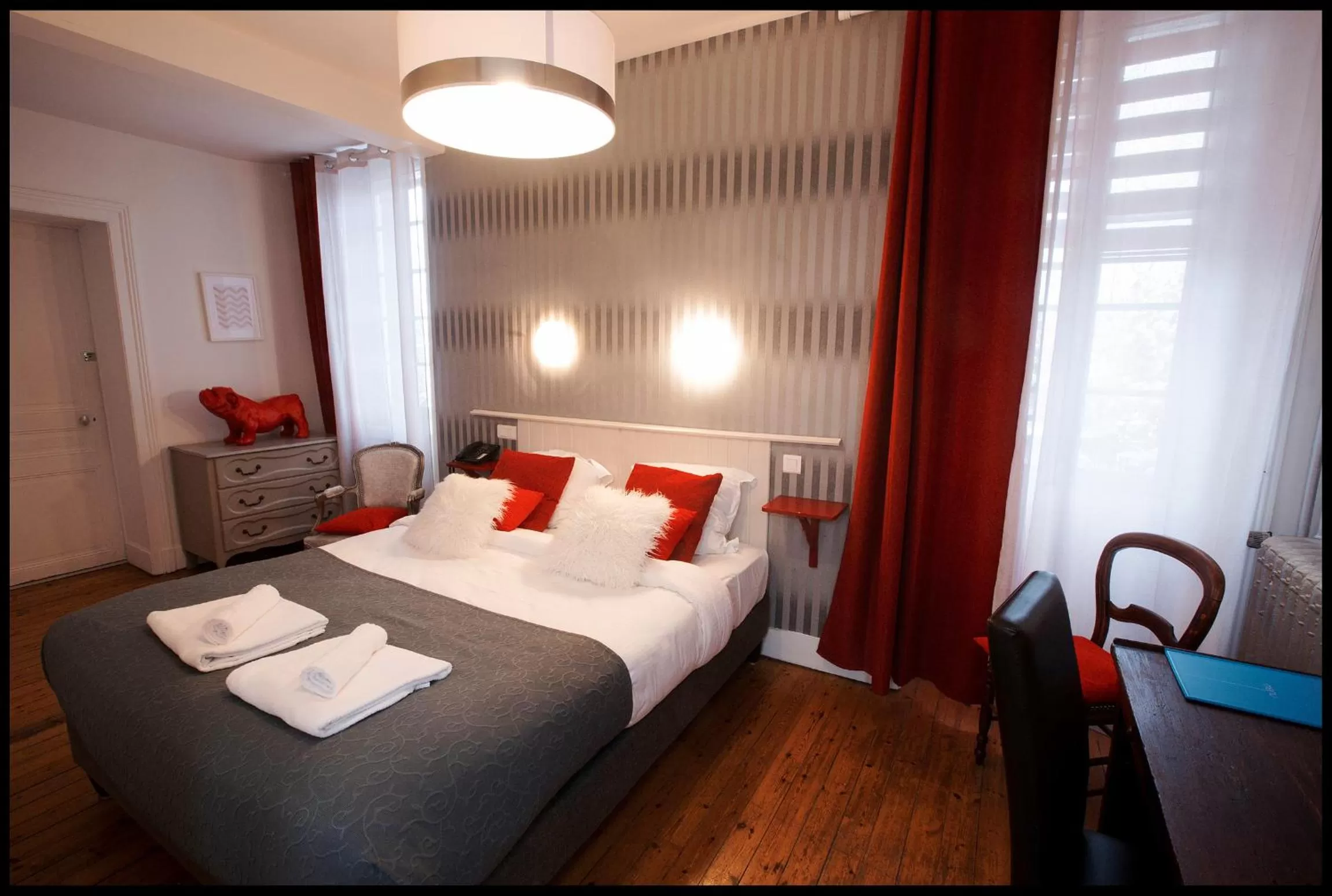 Photo of the whole room, Bed in HOTEL BELLEVUE