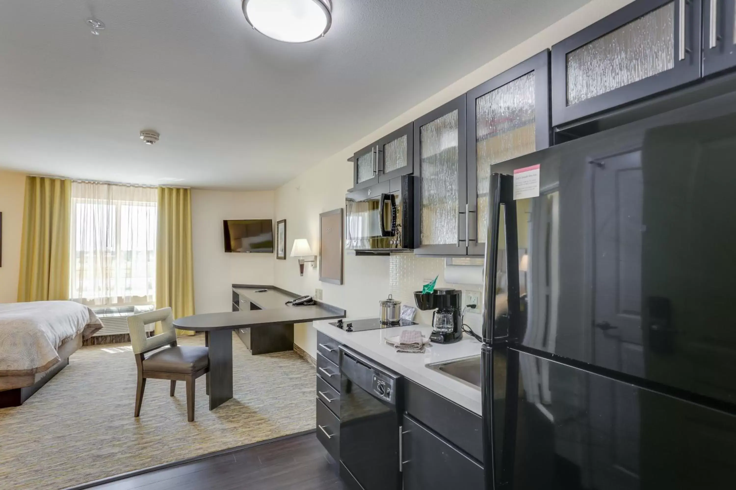 Queen Studio - Non-Smoking in Candlewood Suites College Station by IHG Queen Studio - Non-Smoking in Candlewood Suites College Station by IHG