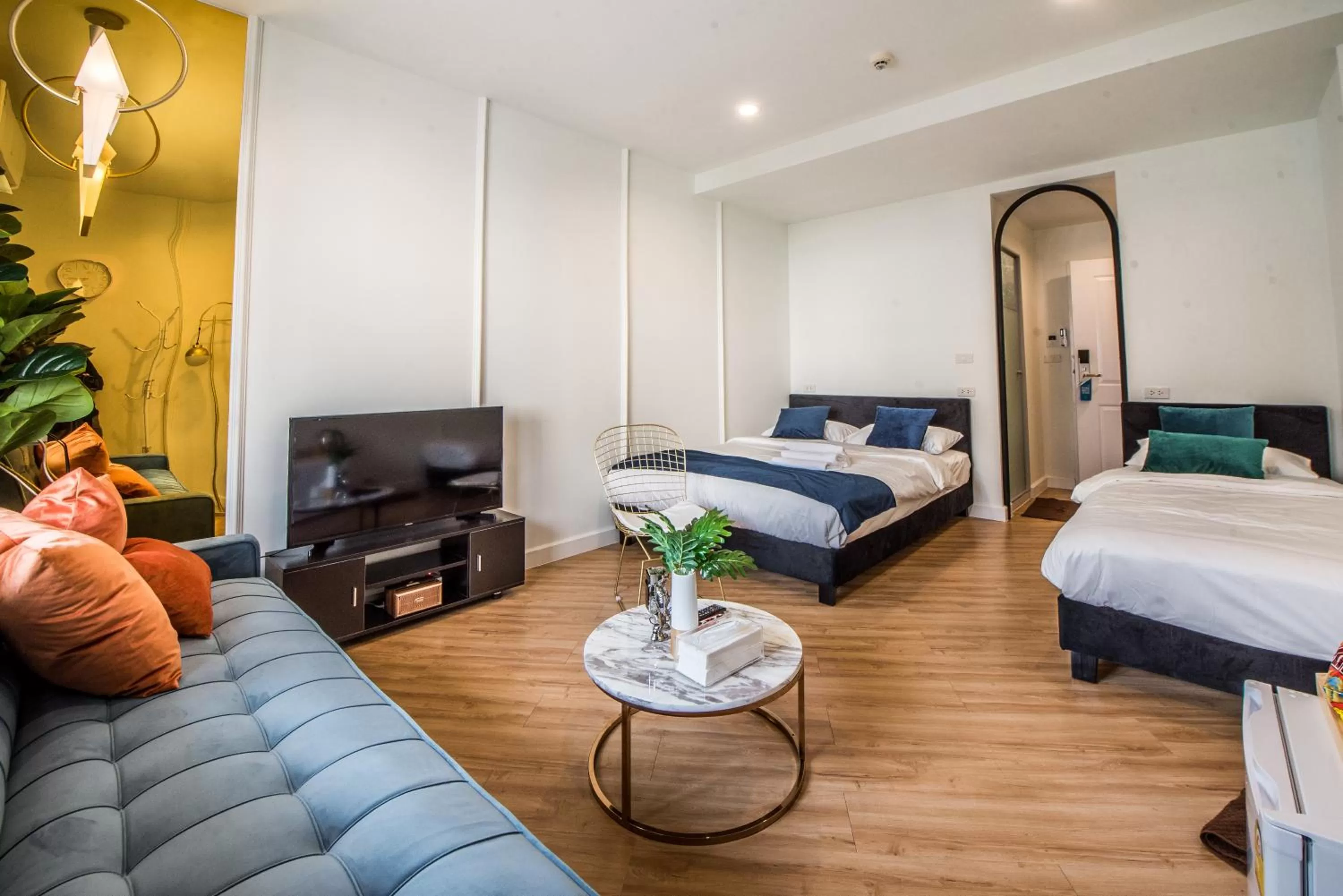 Photo of the whole room, Bed in Theme Boutique Hotel Bangkok