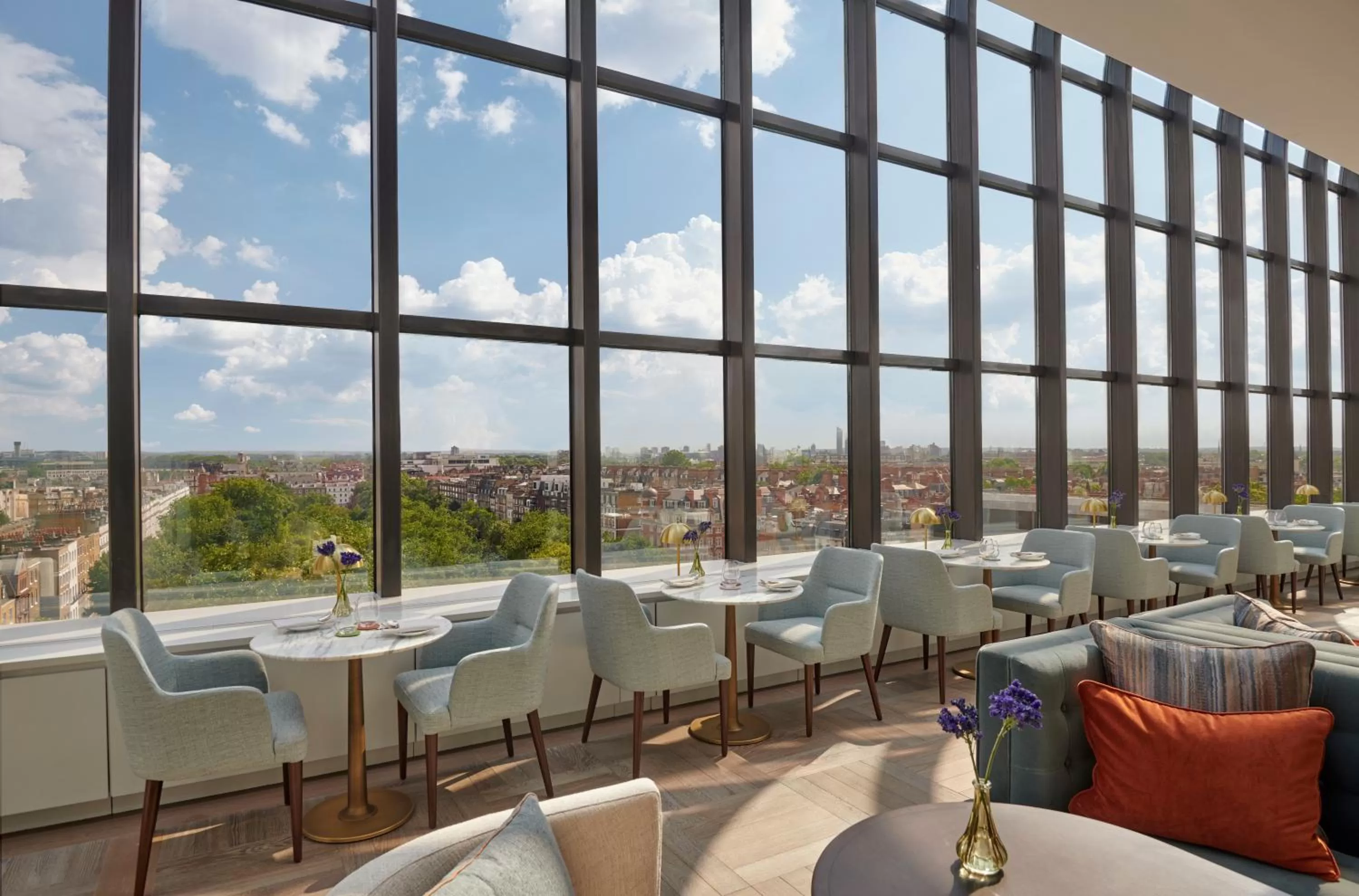 Restaurant/places to eat in Jumeirah Carlton Tower London