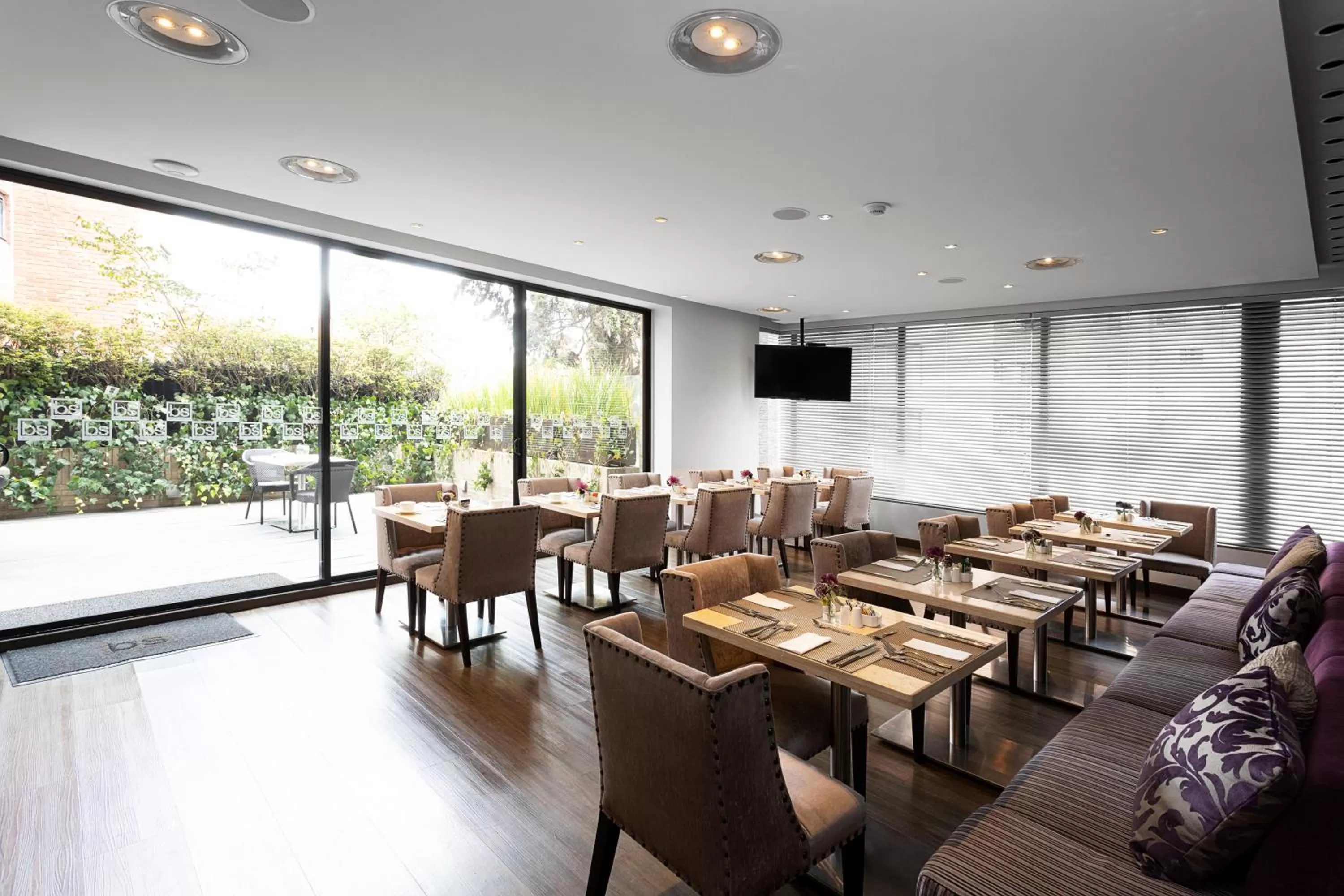 Food and drinks in bs Rosales Hotel