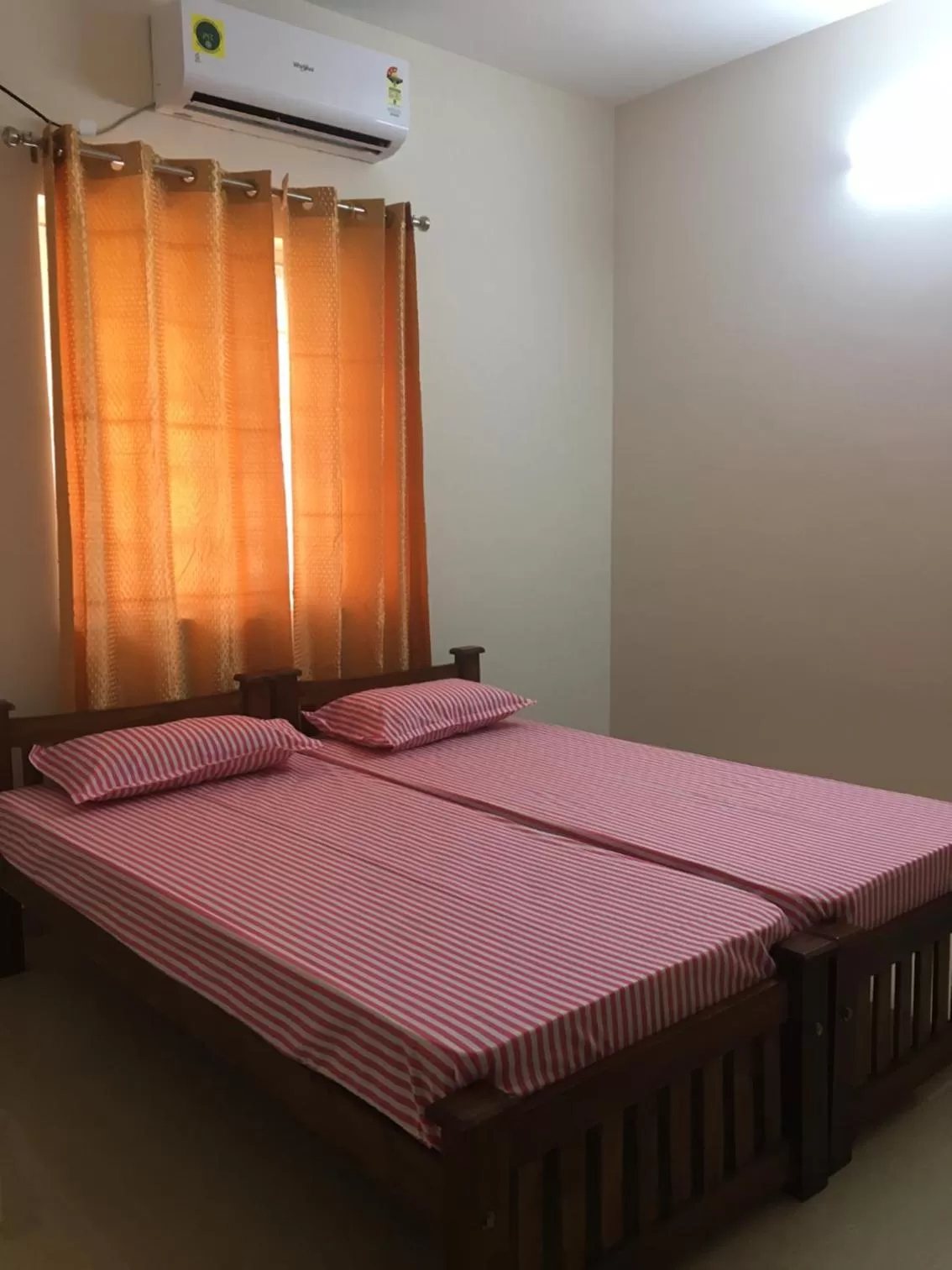 Photo of the whole room, Bed in Shantham Service Apartments
