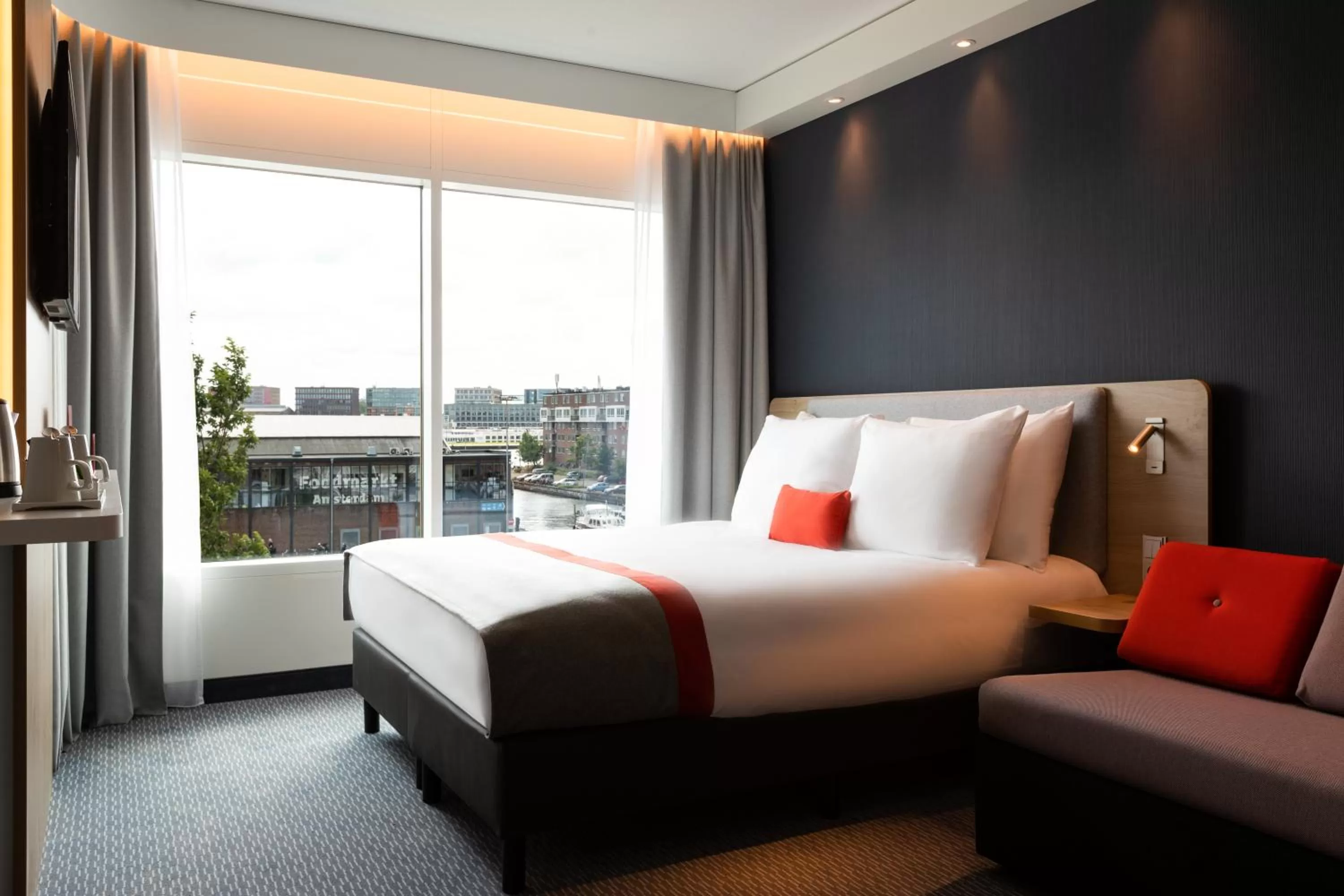 Bedroom, Bed in Holiday Inn Express Amsterdam - North Riverside by IHG