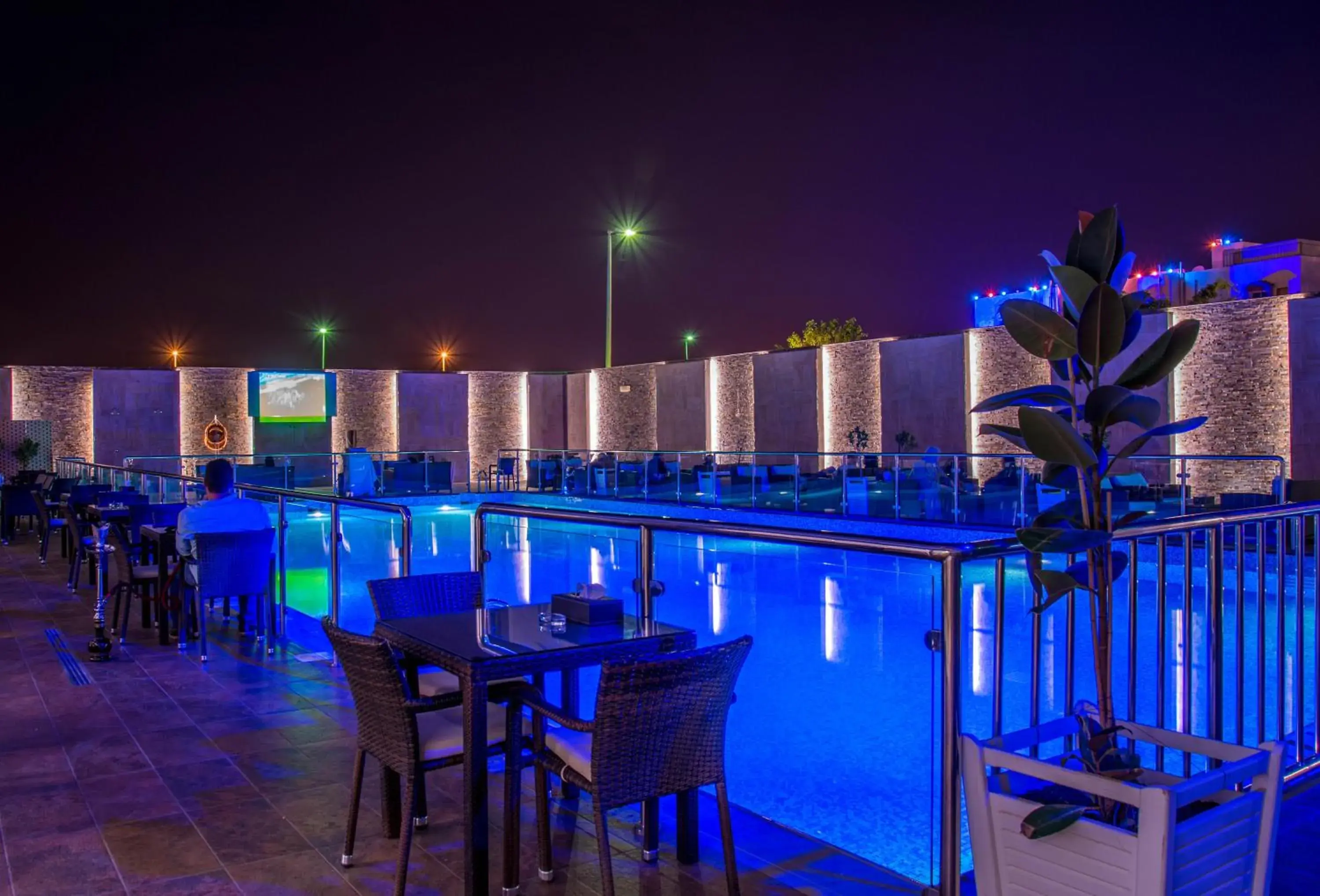 Restaurant/places to eat in Novotel Yanbu Albahr