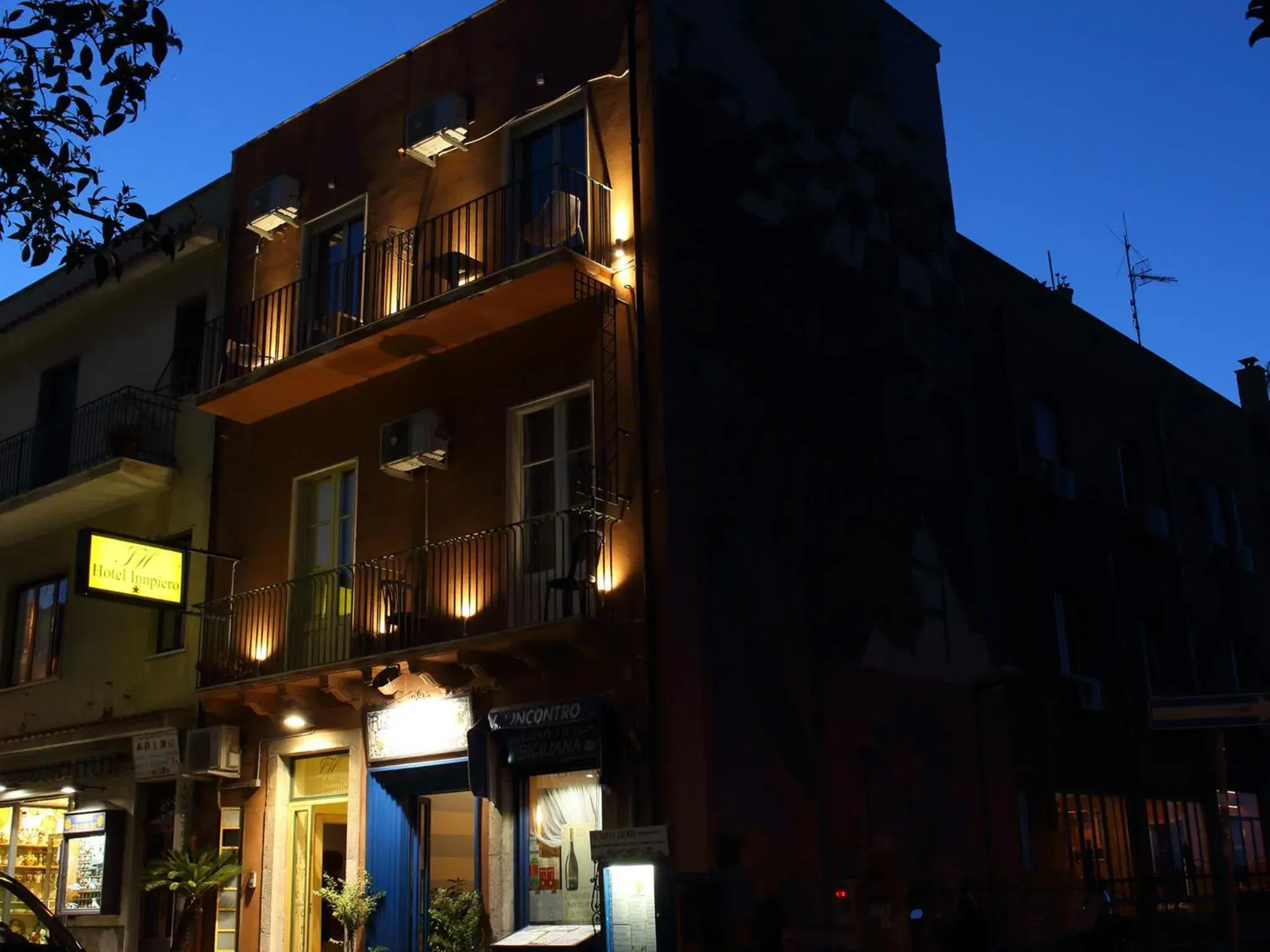 Facade/entrance, Property Building in InnPiero