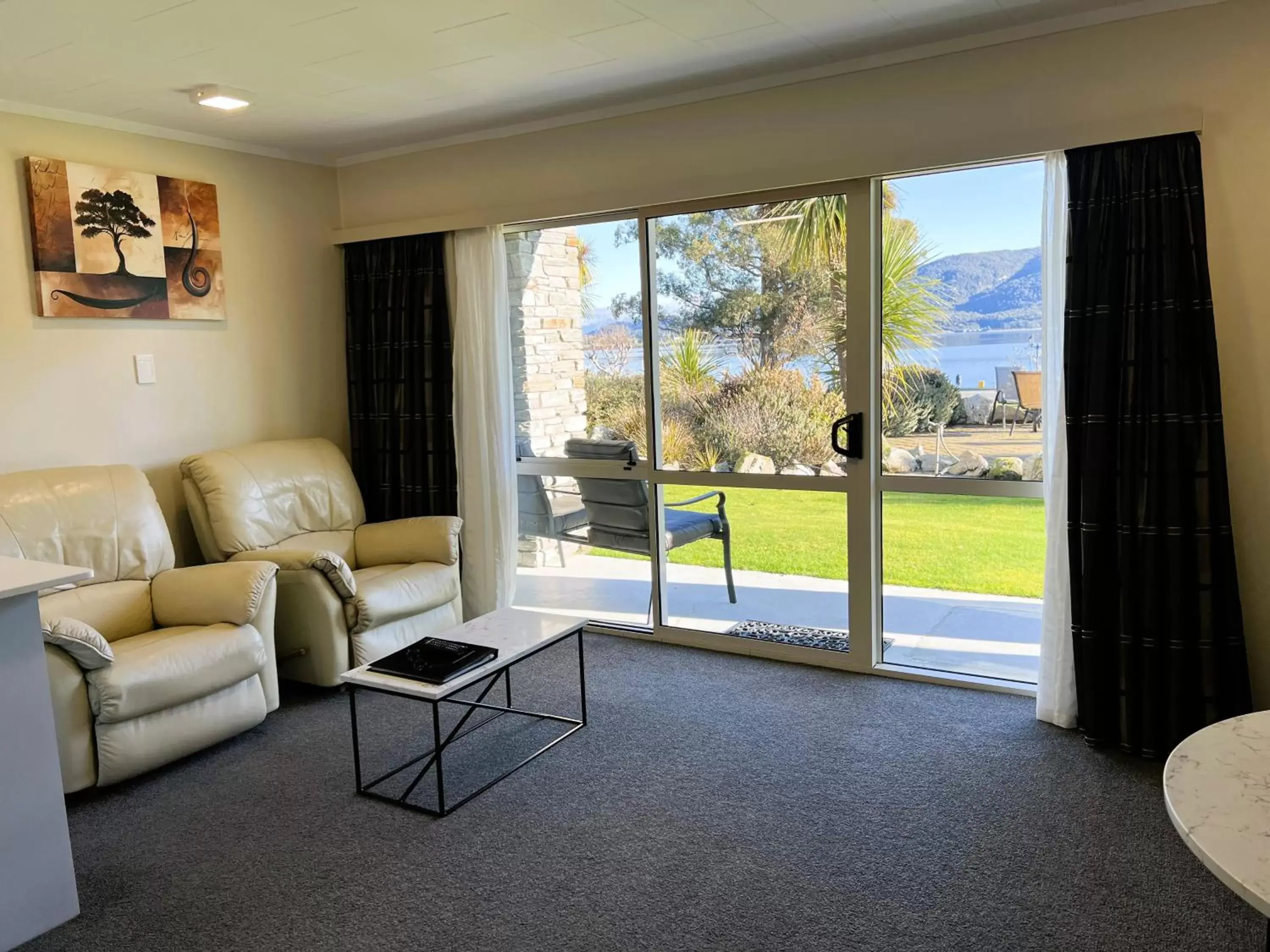 View (from property/room), Seating Area in Fiordland Lakeview Motel and Apartments