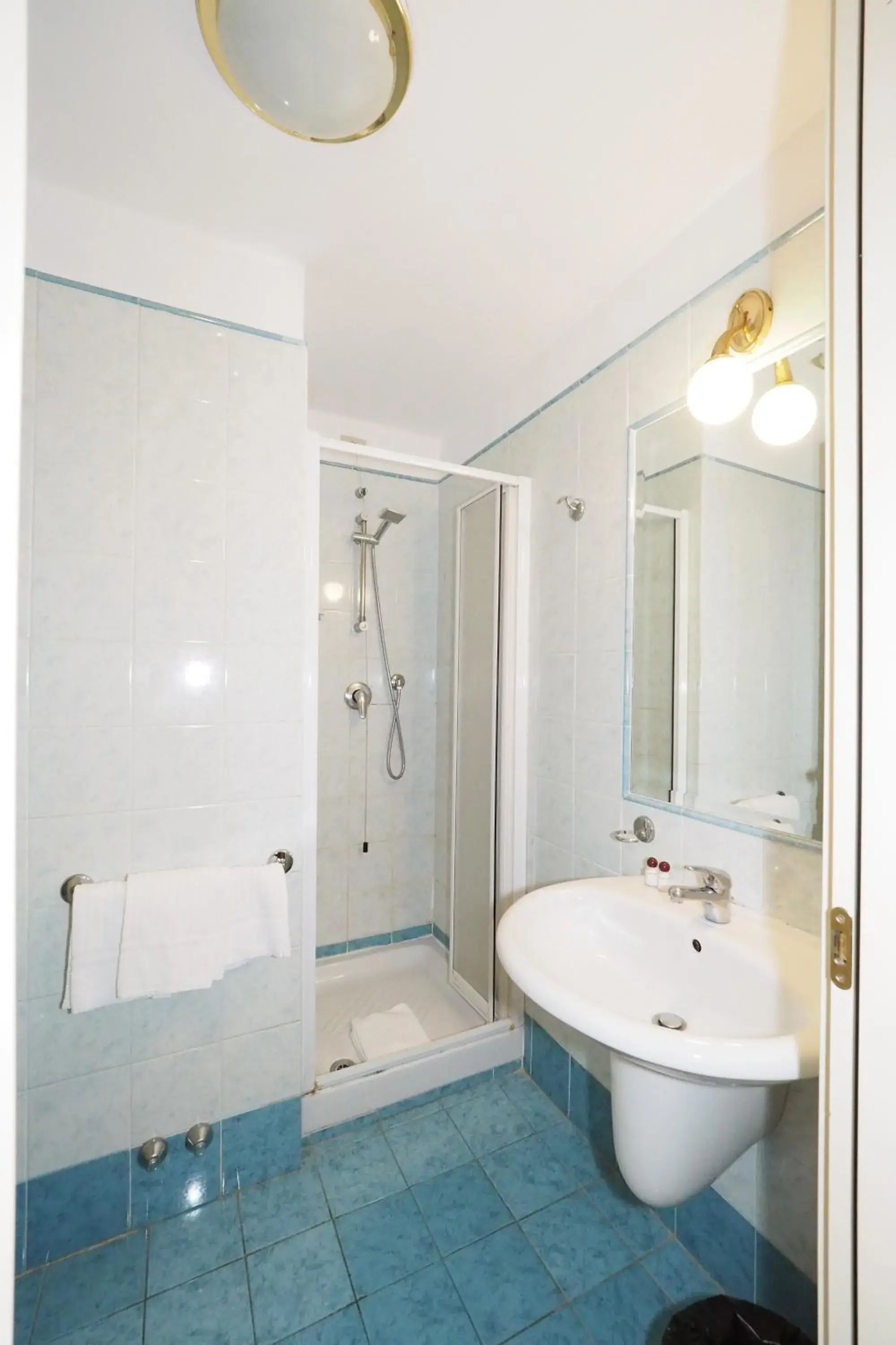 Shower in Hotel Laura Shower in Hotel Laura