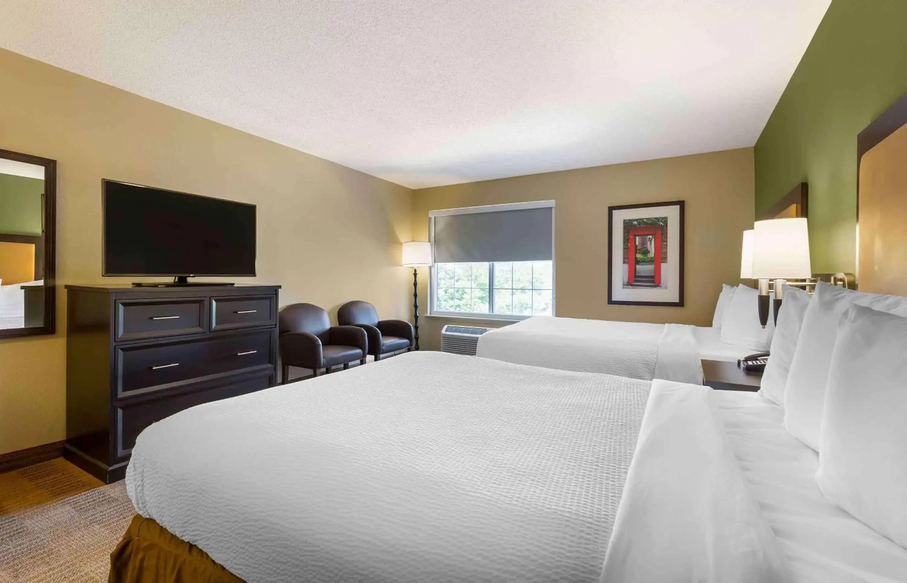 Bedroom, Bed in Extended Stay America Suites - Washington, DC - Tysons Corner