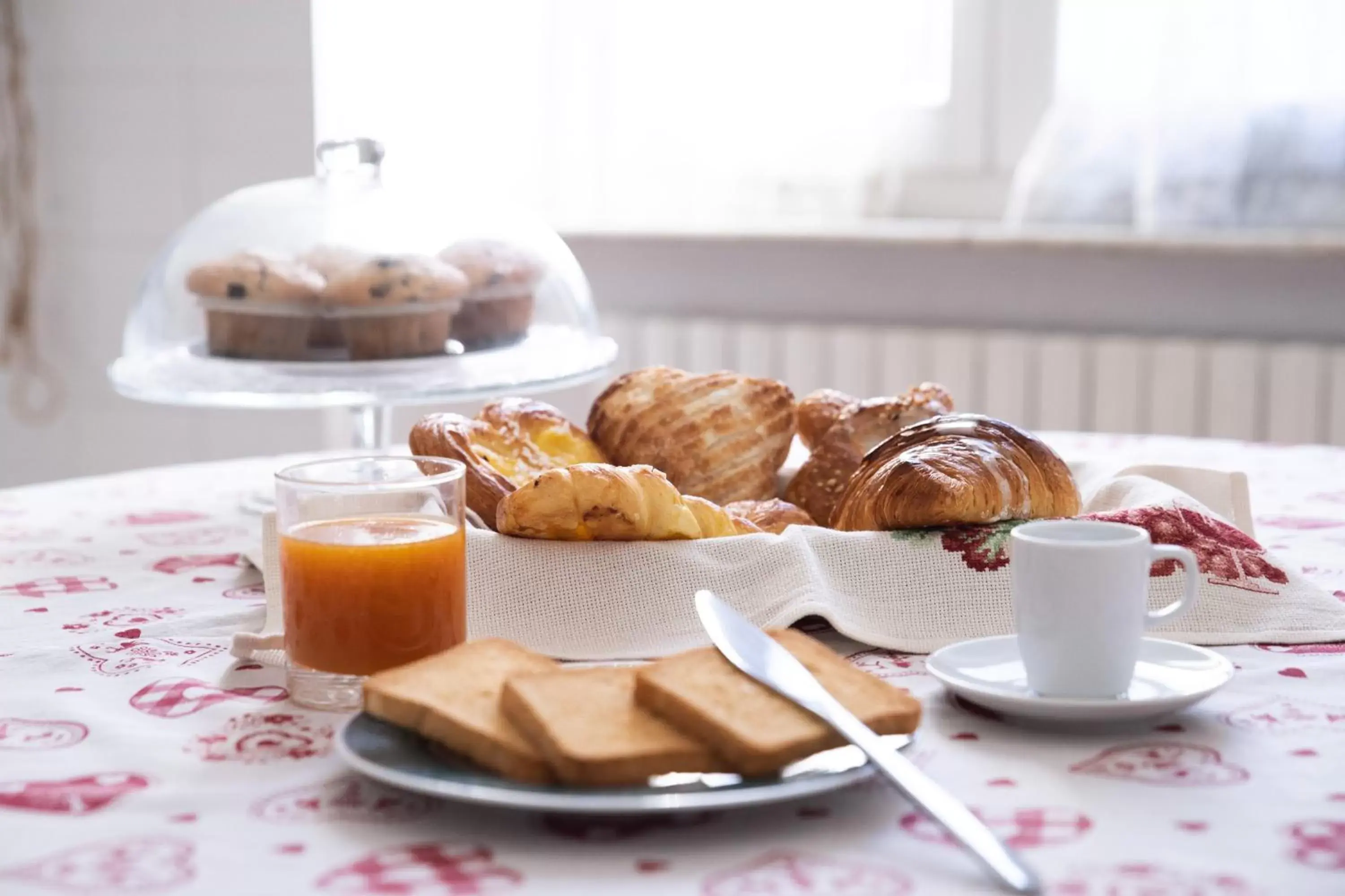 Continental breakfast, Breakfast in La Magnolia