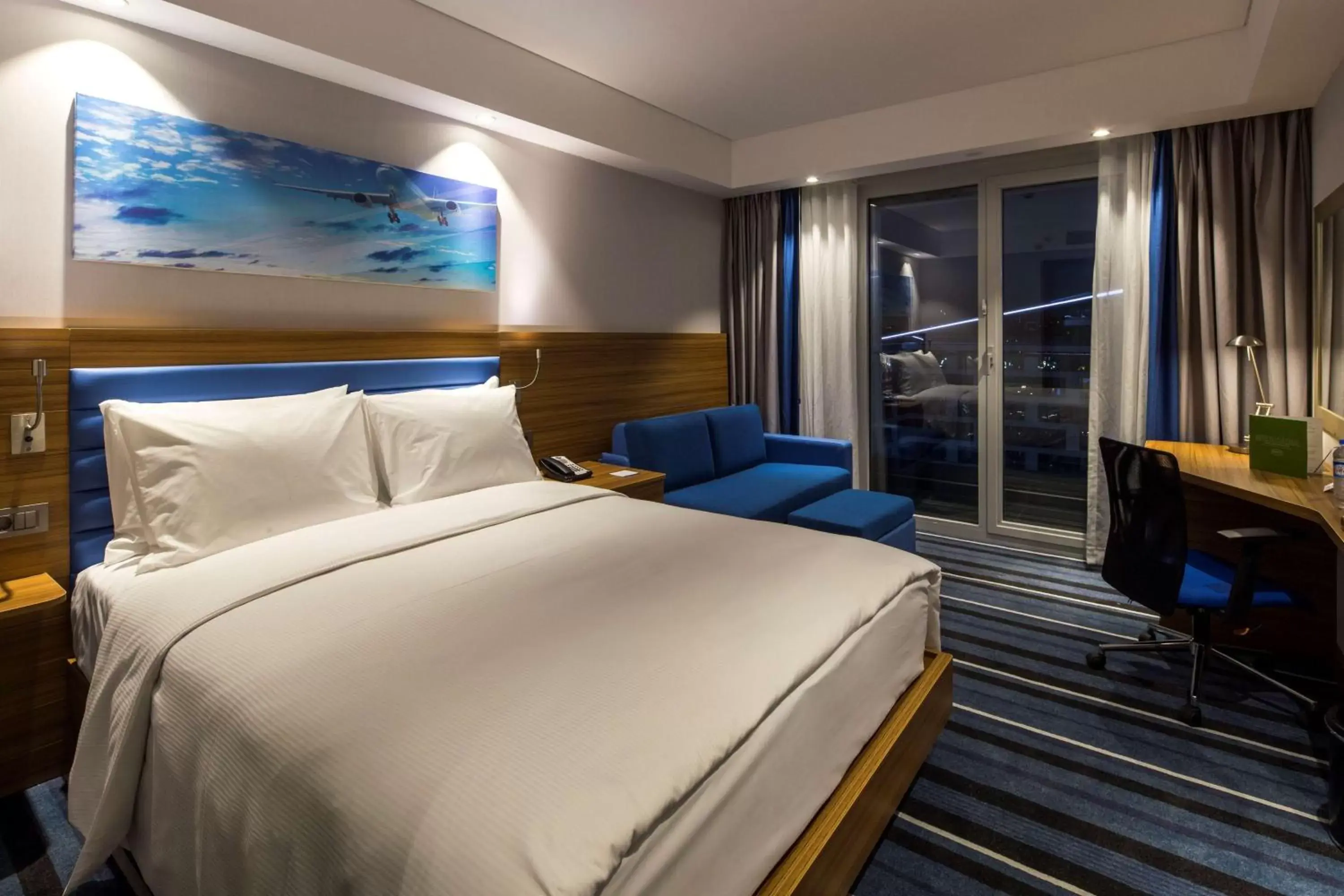 Bedroom, Bed in Hampton by Hilton Istanbul Kurtkoy