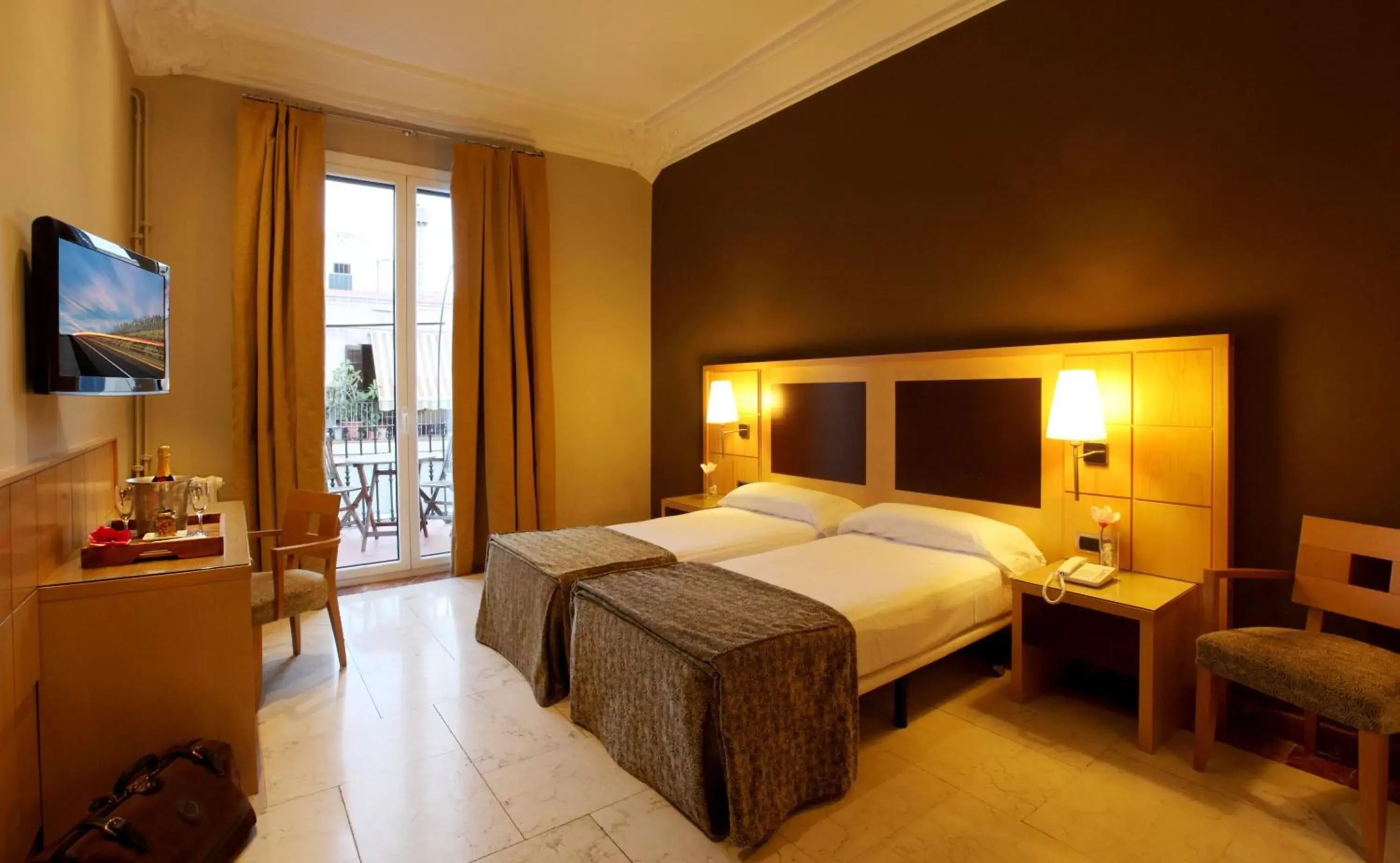 Photo of the whole room, Bed in Hotel Nouvel