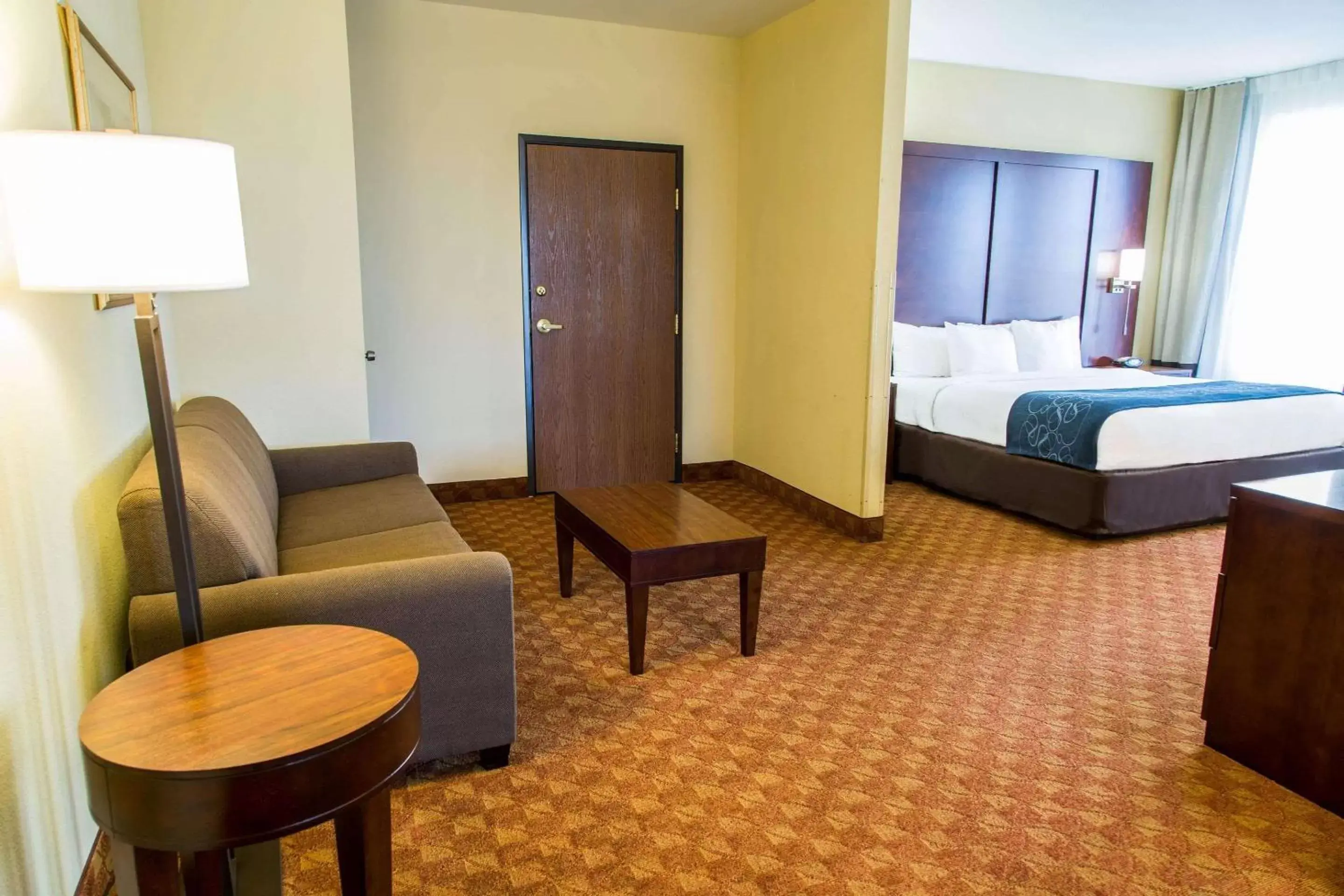 Photo of the whole room in Comfort Suites North Fossil Creek