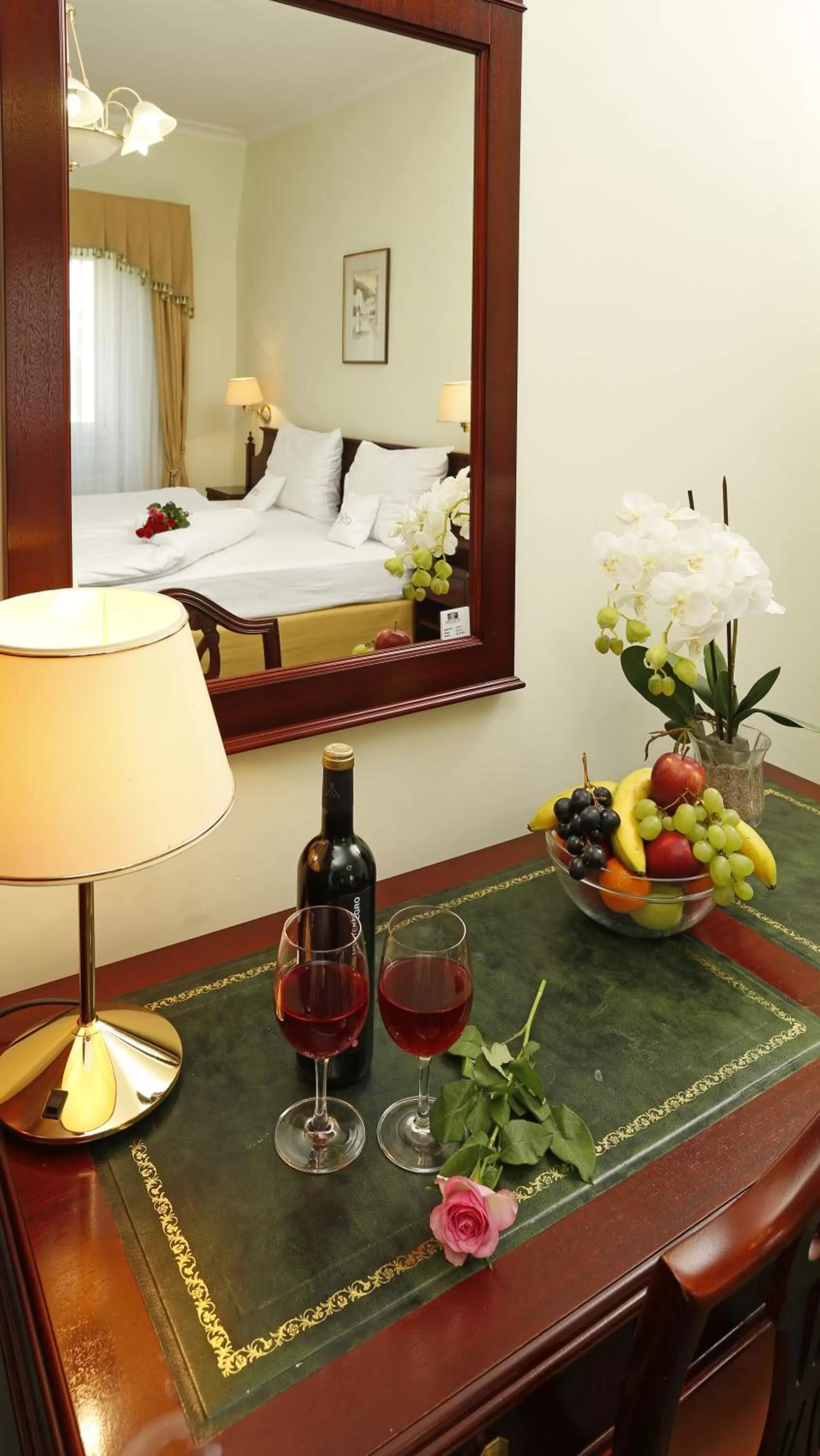 Photo of the whole room, Bed in Hotel Mignon