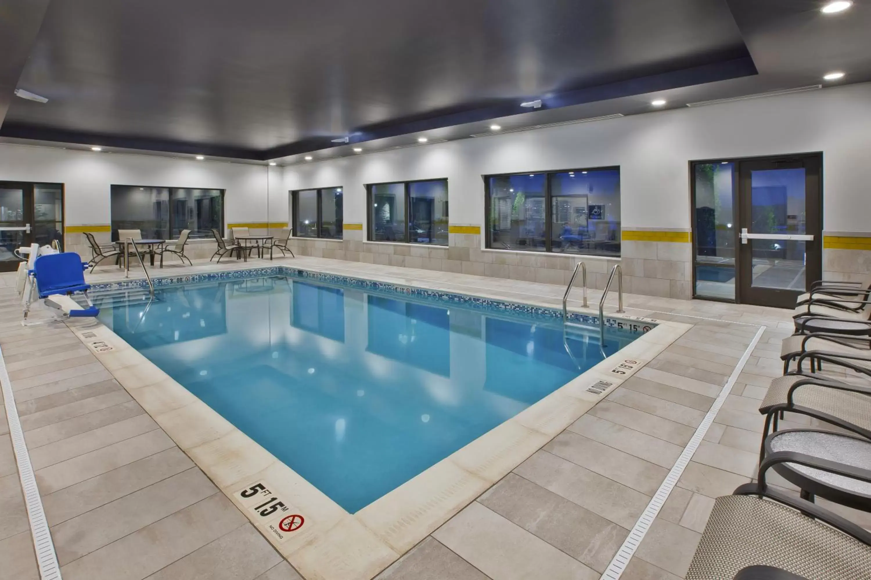 Swimming Pool in Best Western Plus Cranberry-Pittsburgh North