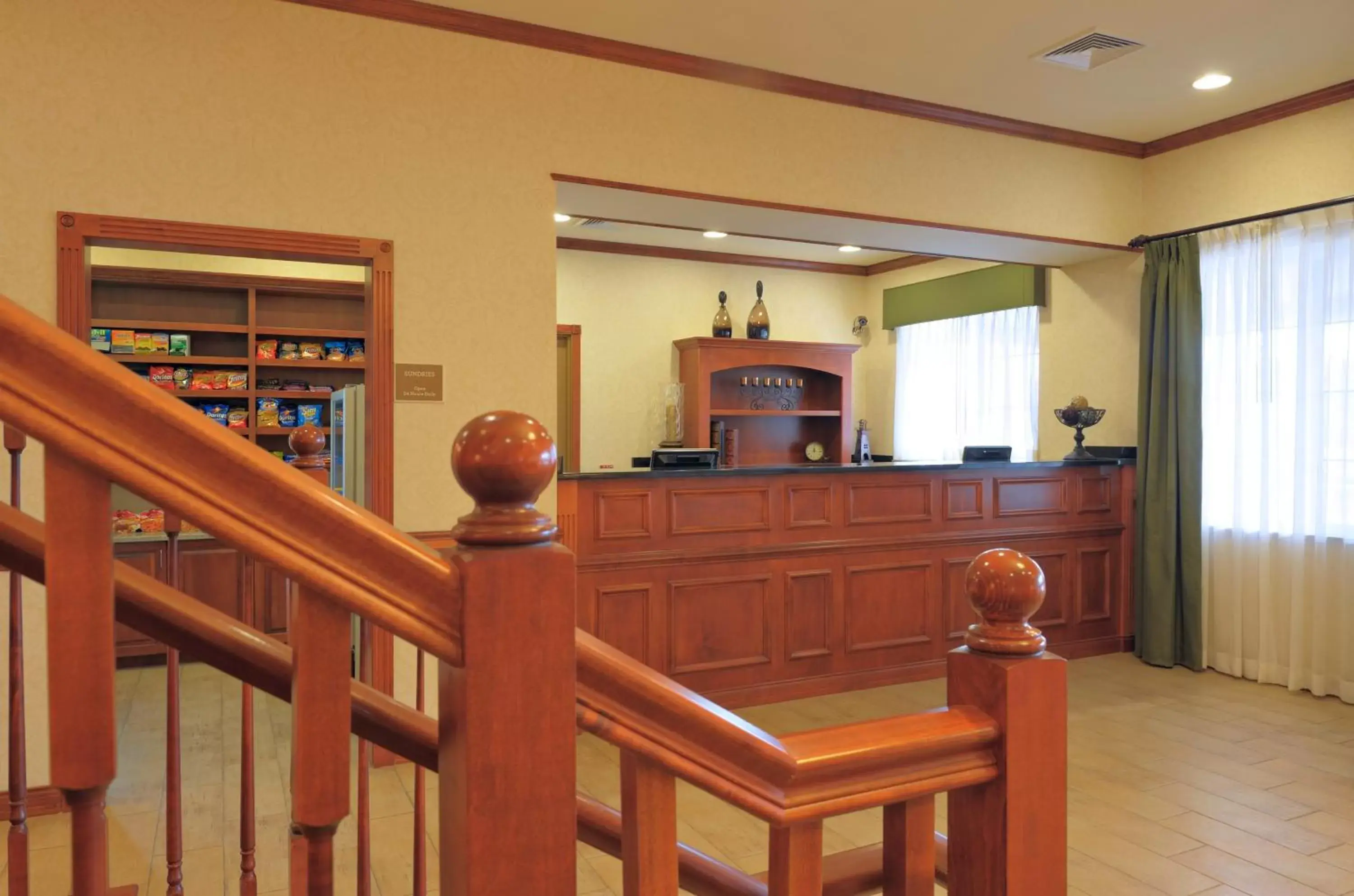 Lobby or reception in Country Inn & Suites by Radisson, Washington at Meadowlands, PA