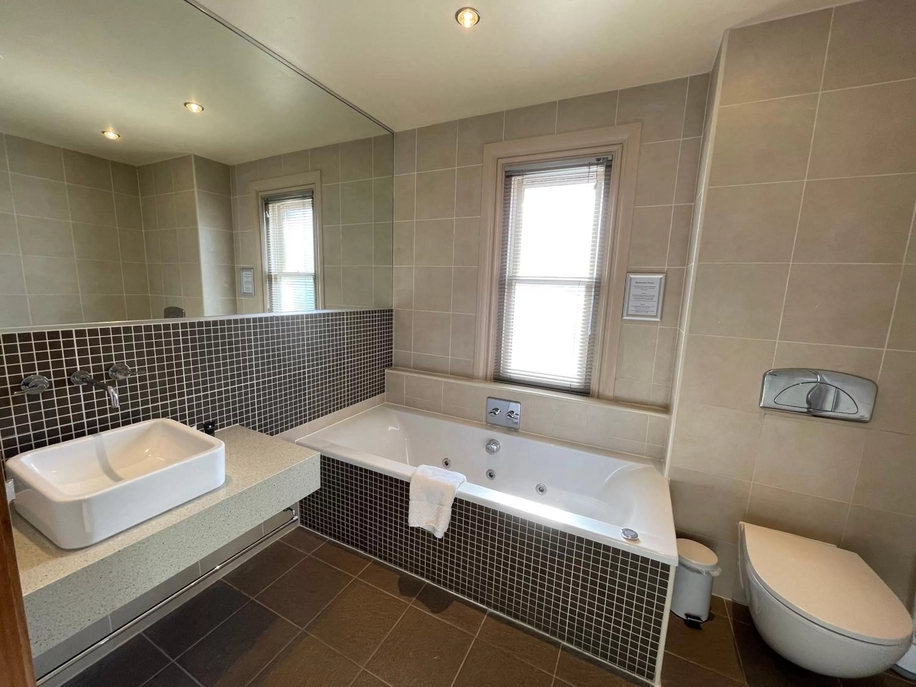 Toilet in Park Farm Hotel