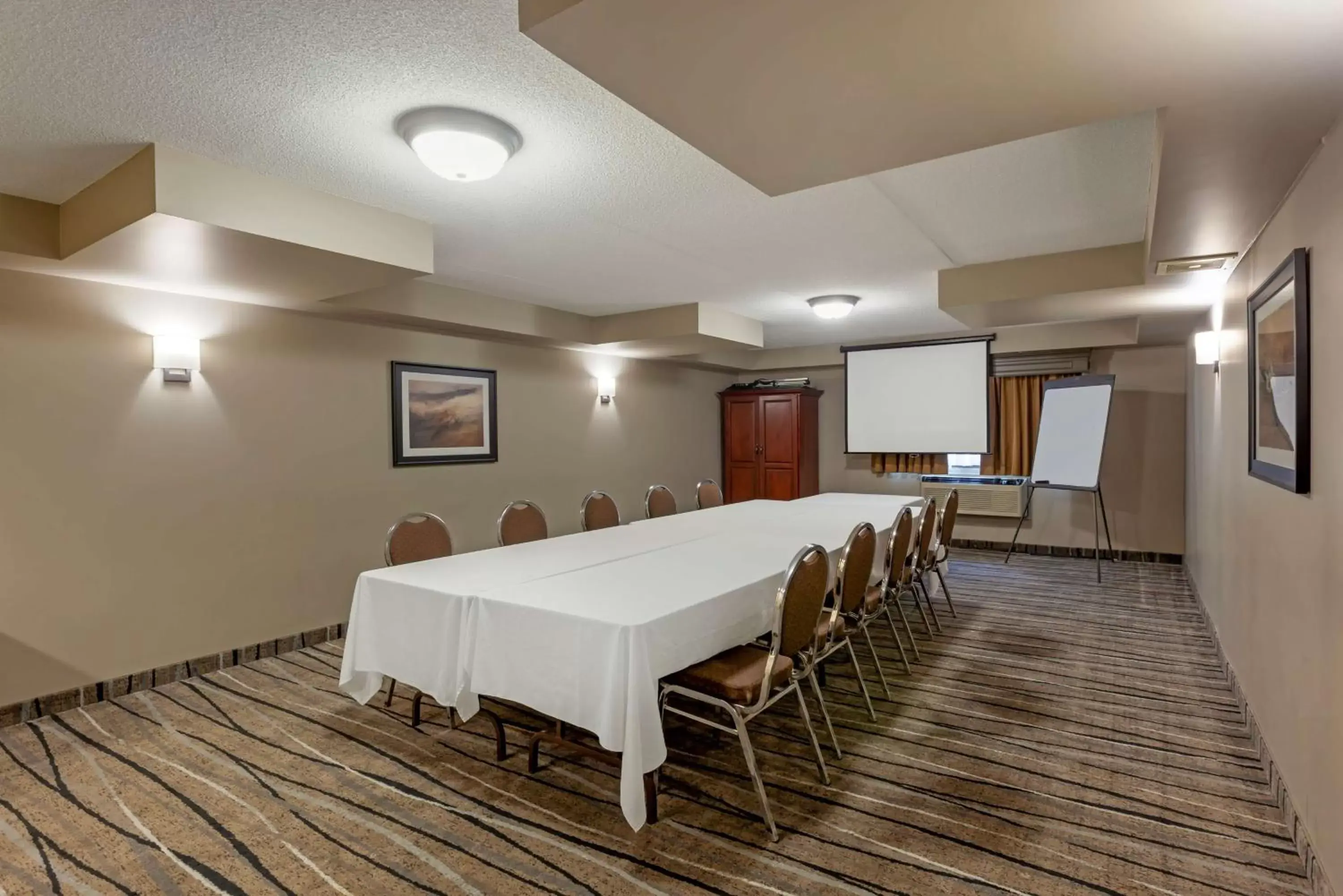 Meeting/conference room in Best Western Plus Orillia Hotel