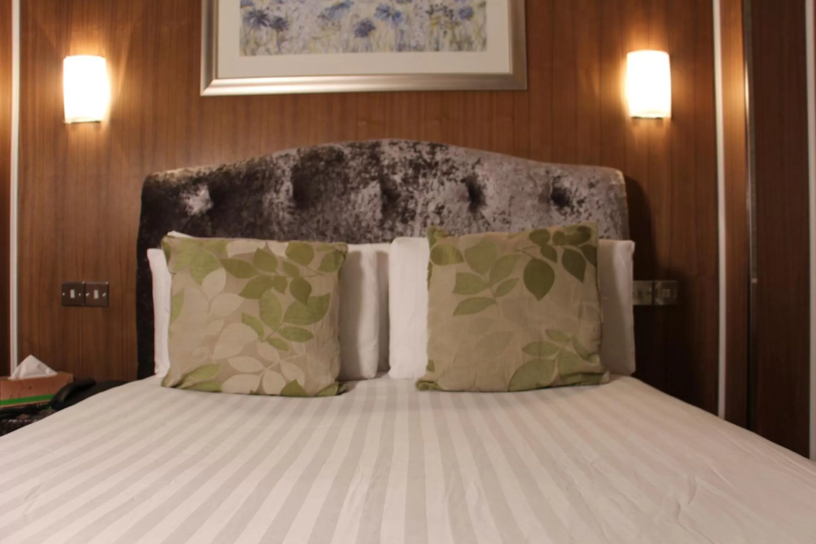 Bedroom, Bed in Cheshire Hotel Central London