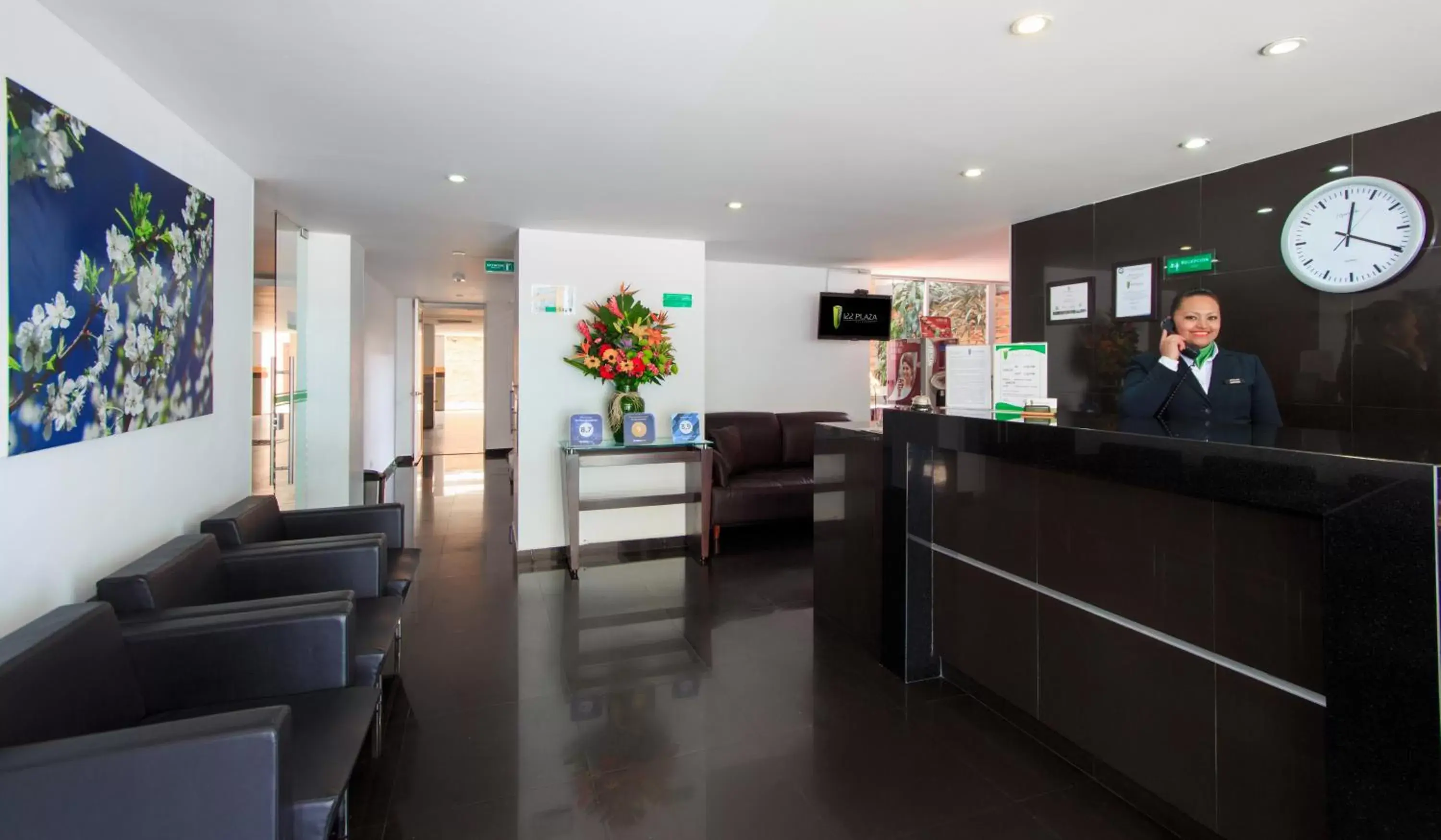 Lobby or reception in 122 Plaza Apartahotel Lobby or reception in 122 Plaza Apartahotel