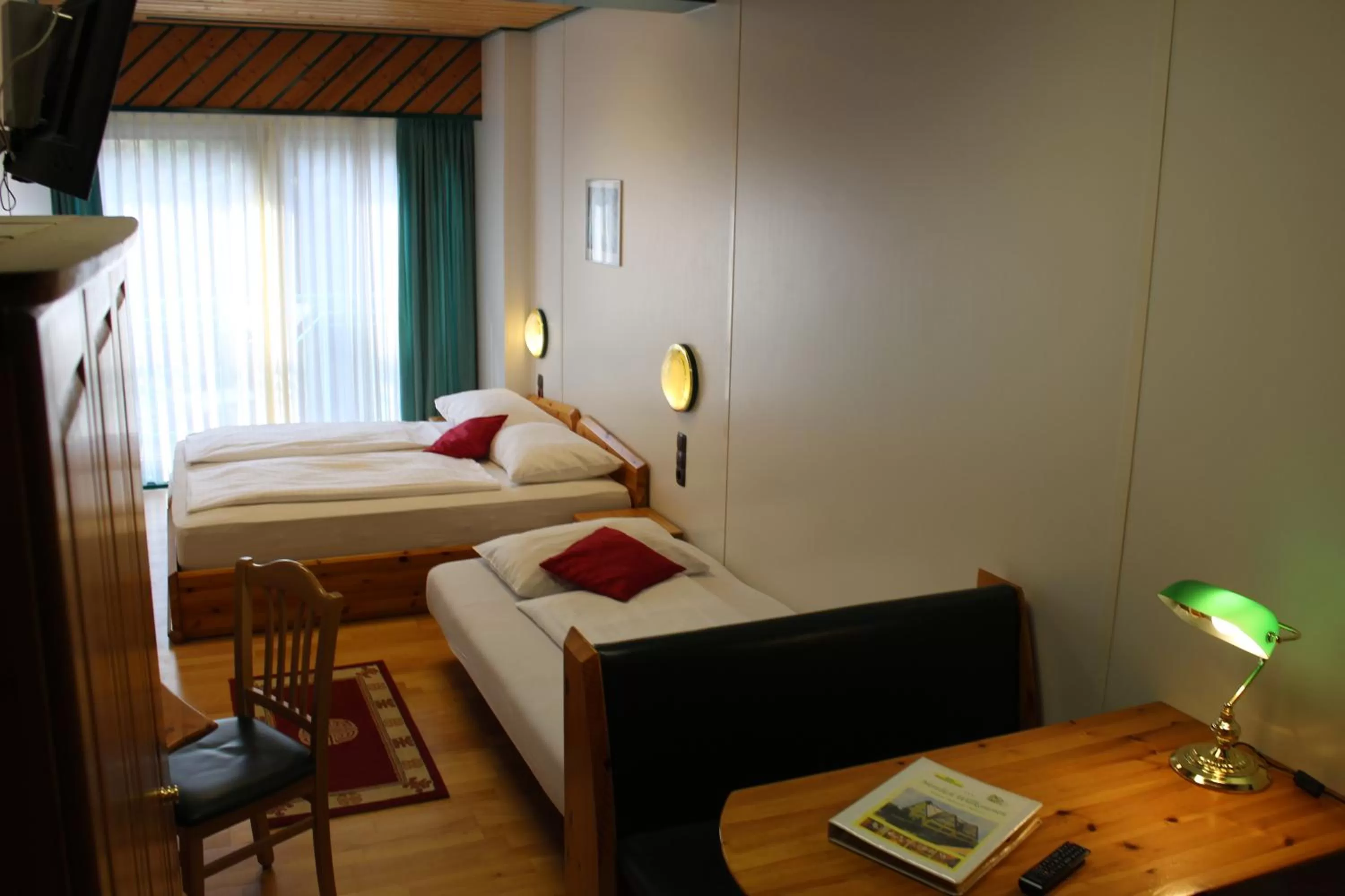 Photo of the whole room, Bed in Hotel Asperner Löwe