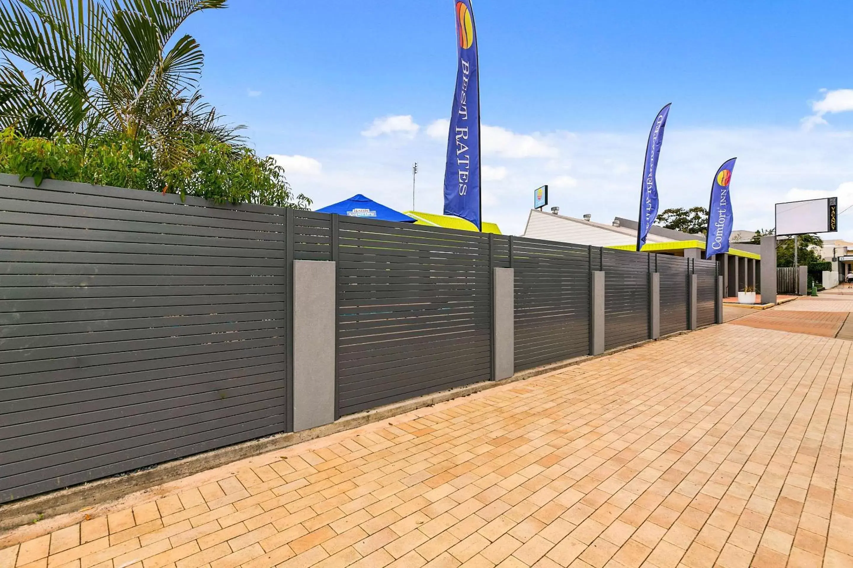 Property building in Comfort Inn on Main Hervey Bay