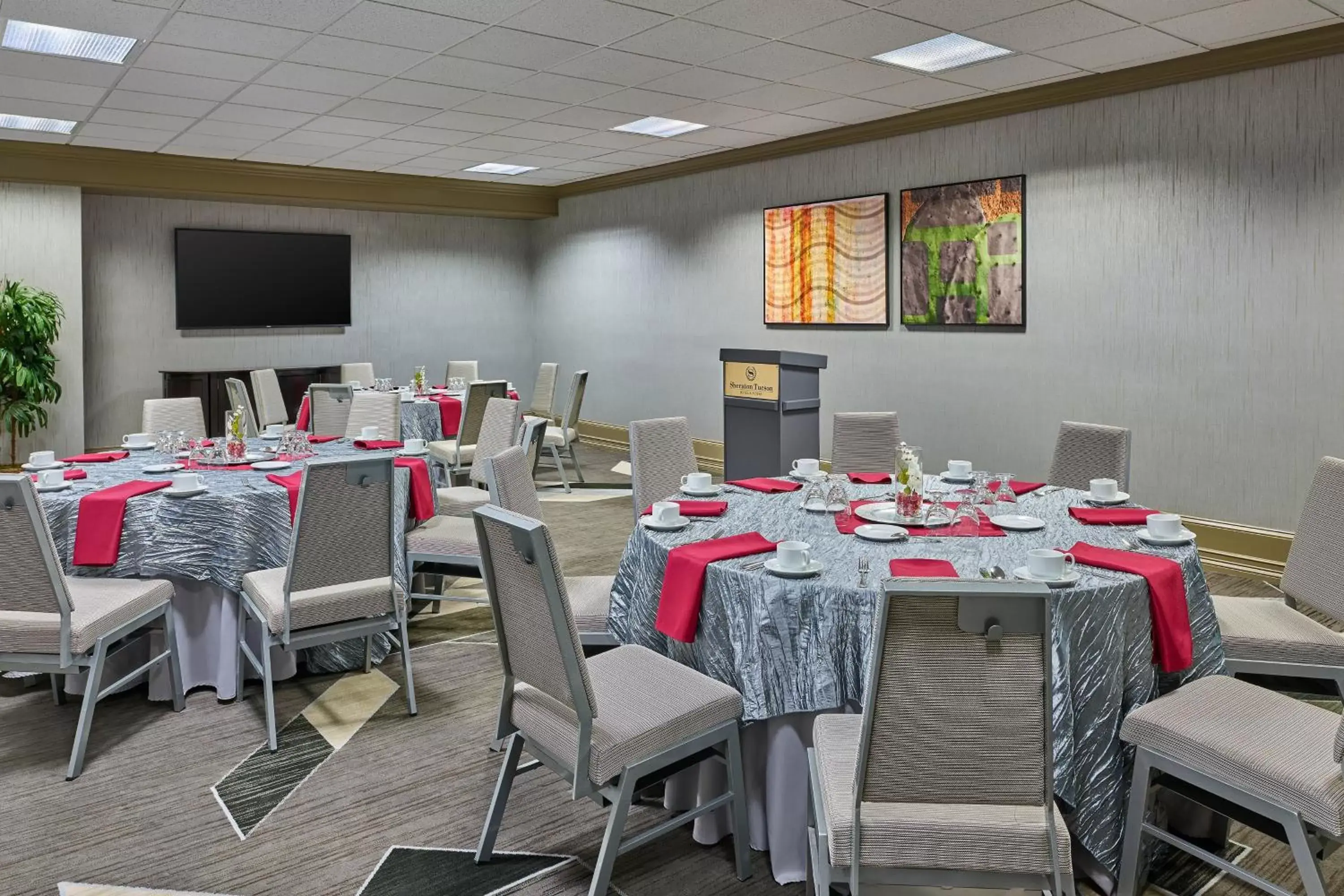 Meeting/conference room, Restaurant/Places to Eat in Sheraton Tucson Hotel & Suites