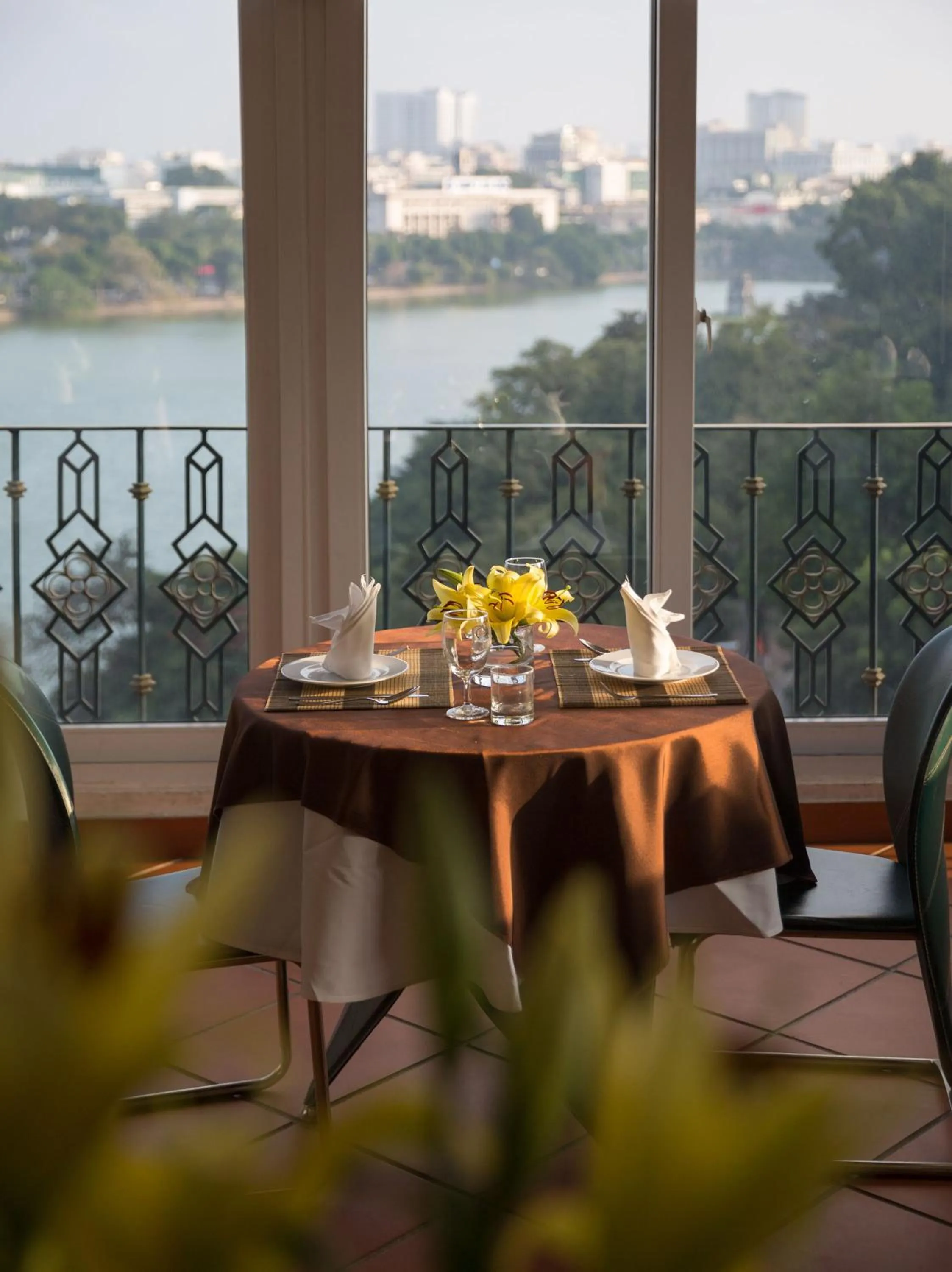 Restaurant/places to eat in Lakeside Palace Hotel