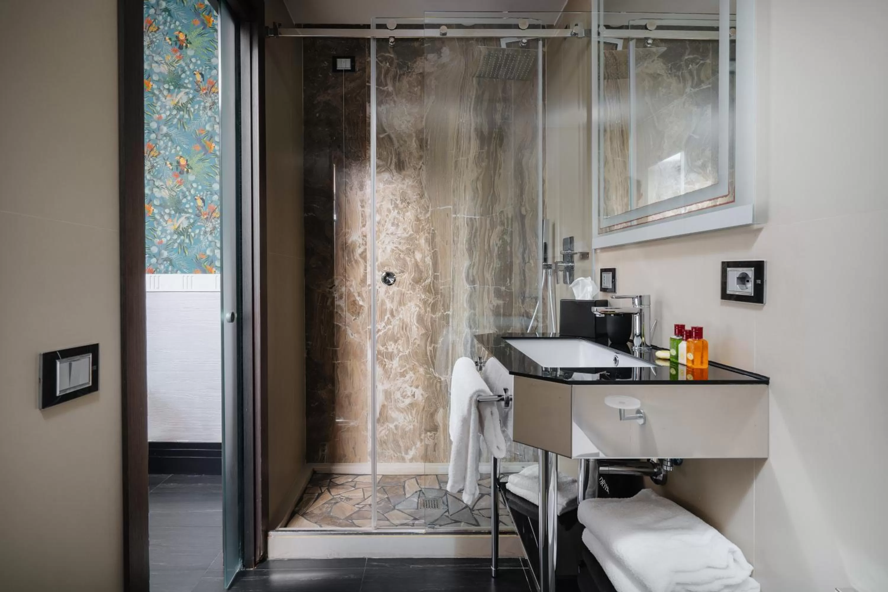 Shower in Mood Suites Tritone